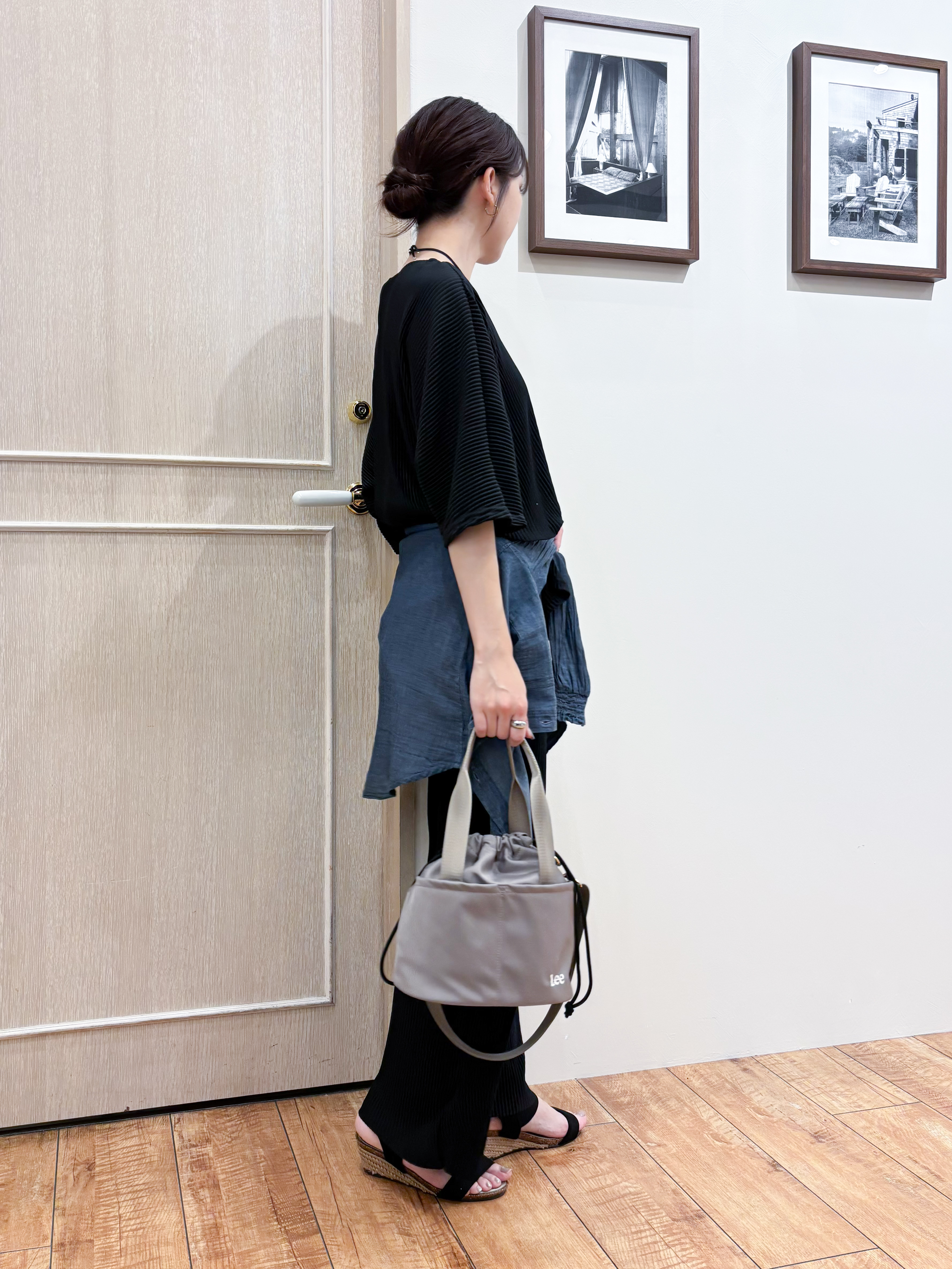 なみさんの「SHOO･LA･RUE｜【綿100%/UV/S-LL/体型カバー】優しく透ける 柔らかシアーデニムシャツ」を使ったコーディネート