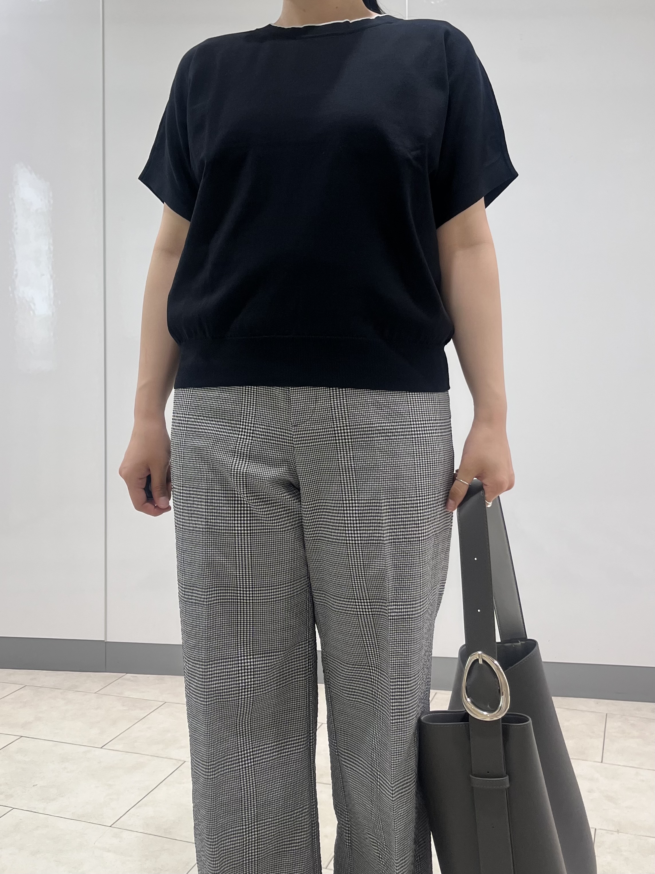 hasuさんの「INDIVI｜【洗える／コットン】ドライタッチさらりニットT」を使ったコーディネート