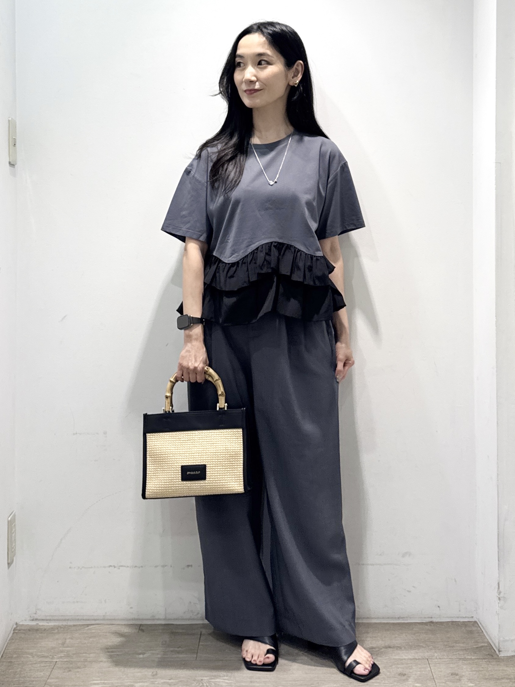 yuicciさんの「OPAQUE.CLIP｜裾フリルドッキングTシャツ【洗濯機OK】」を使ったコーディネート