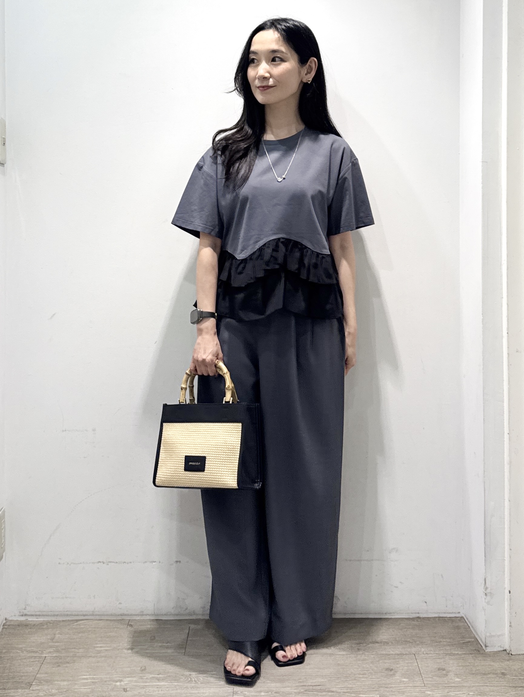 yuicciさんの「OPAQUE.CLIP｜裾フリルドッキングTシャツ【洗濯機OK】」を使ったコーディネート