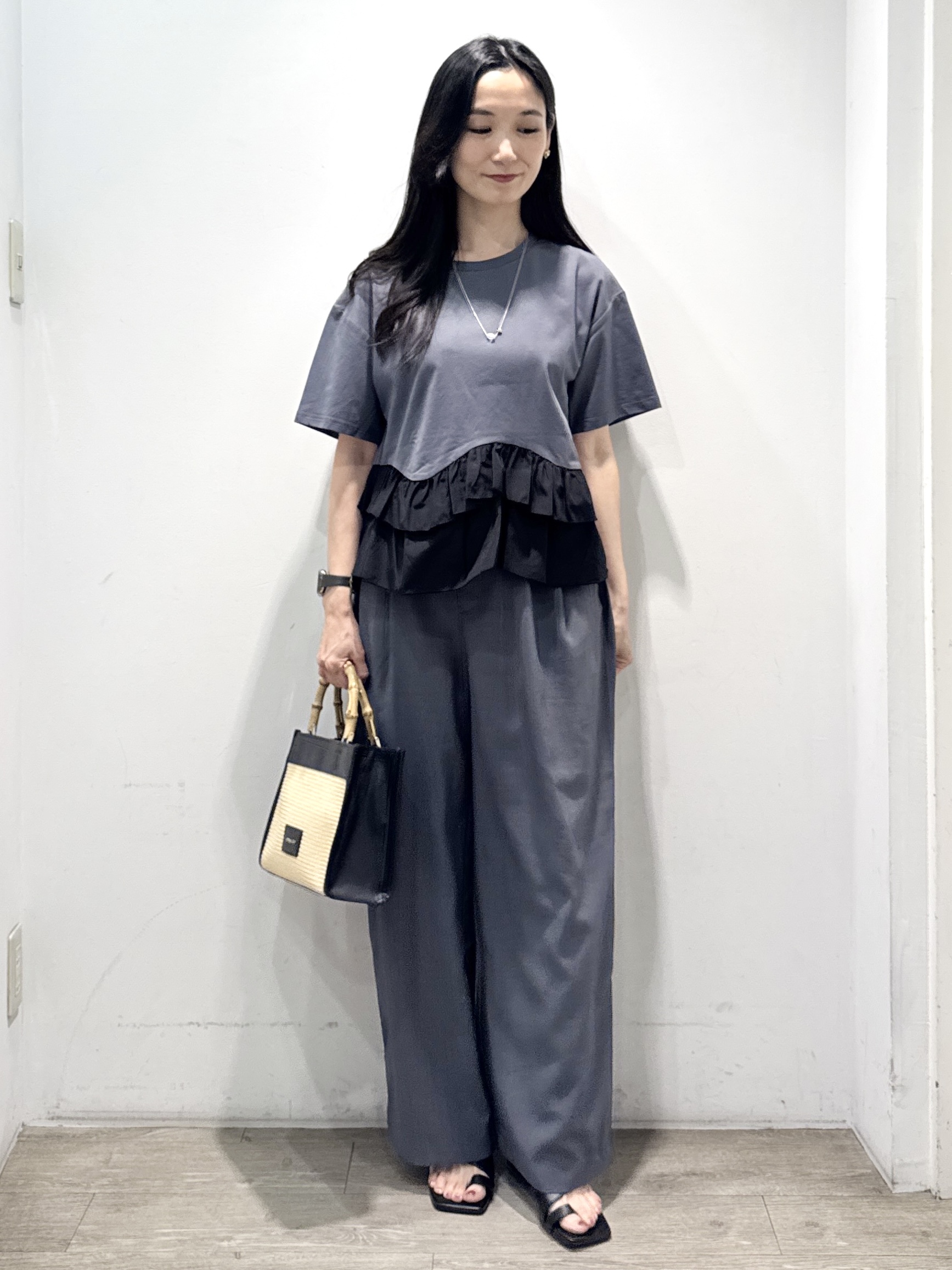 yuicciさんの「OPAQUE.CLIP｜裾フリルドッキングTシャツ【洗濯機OK】」を使ったコーディネート