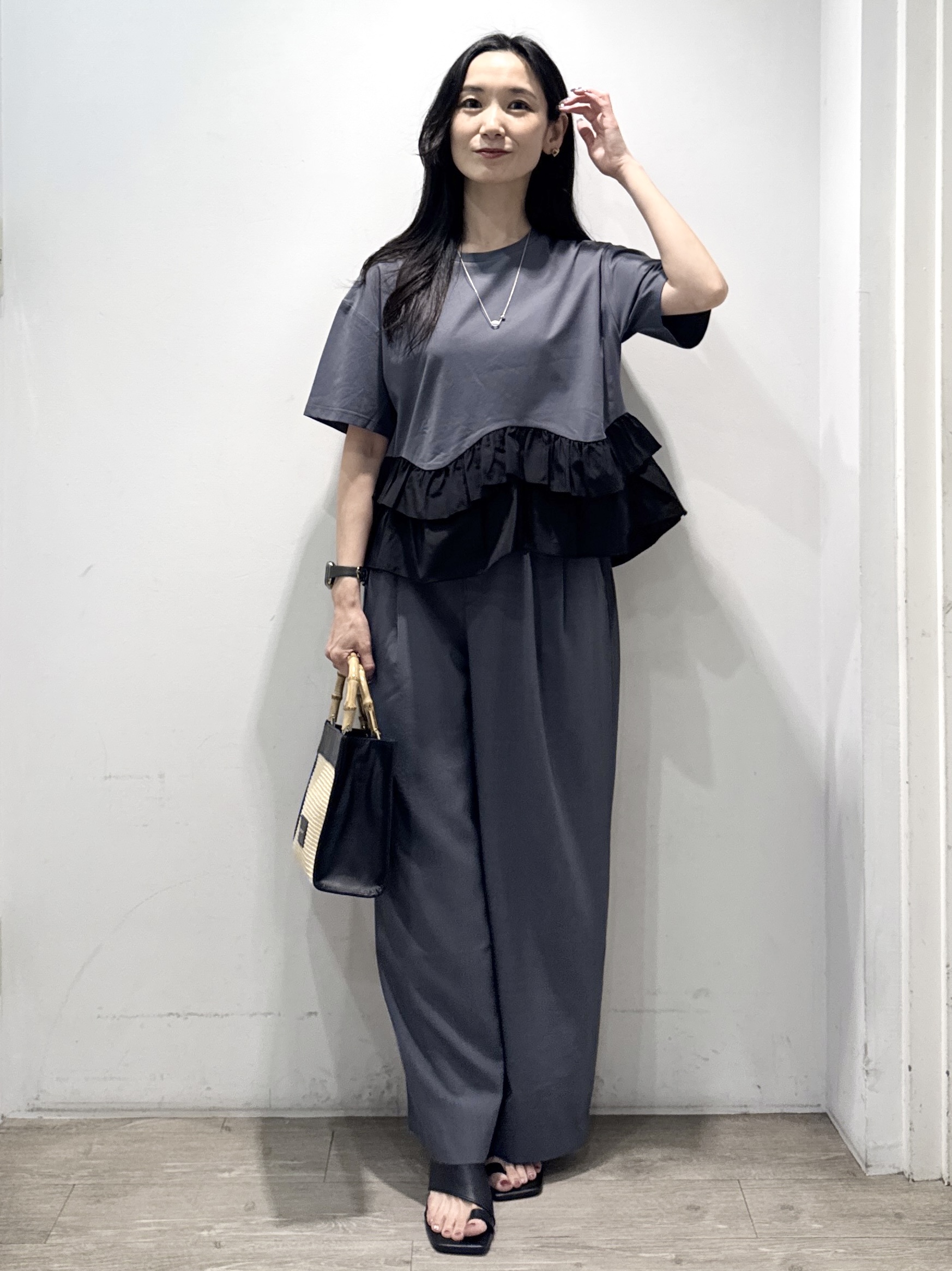 yuicciさんの「OPAQUE.CLIP｜裾フリルドッキングTシャツ【洗濯機OK】」を使ったコーディネート