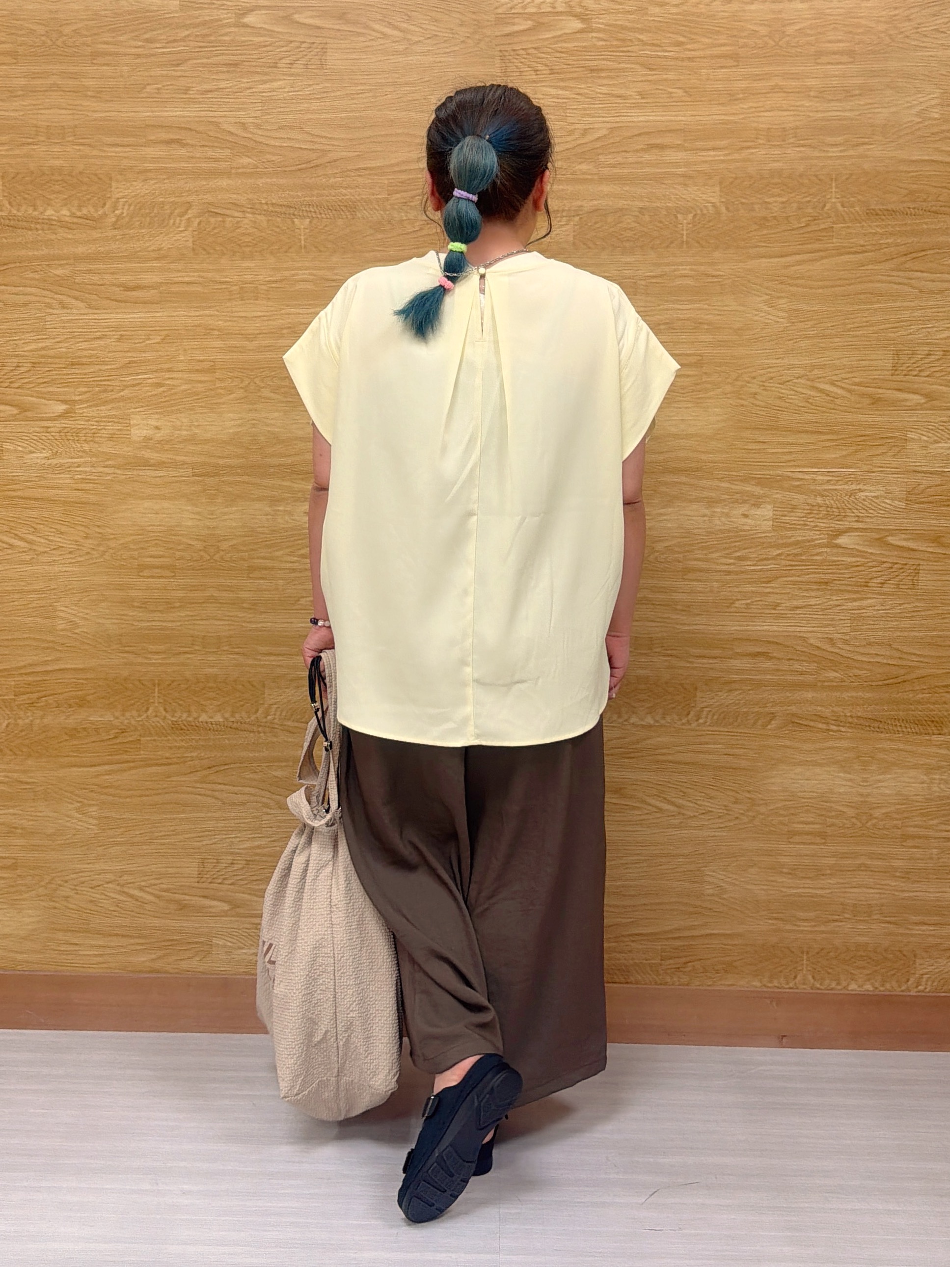 ぁむさんの「SHOO･LA･RUE｜【洗濯機可/体型カバー】インせずこなれる ふんわり裾バルーントップス」を使ったコーディネート
