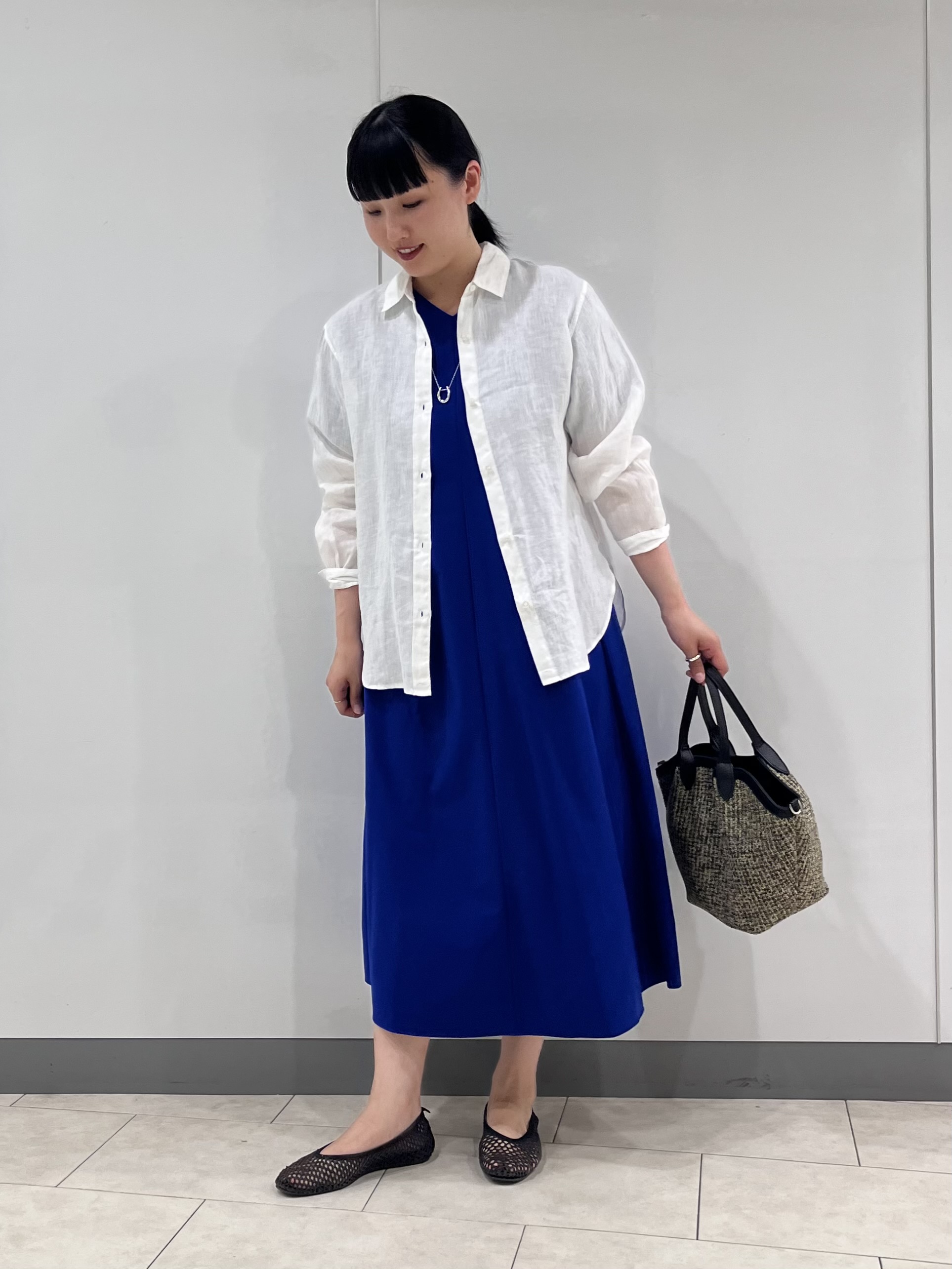 hasuさんの「INDIVI｜【接触冷感／2WAY】カシュクールリネンシャツ」を使ったコーディネート