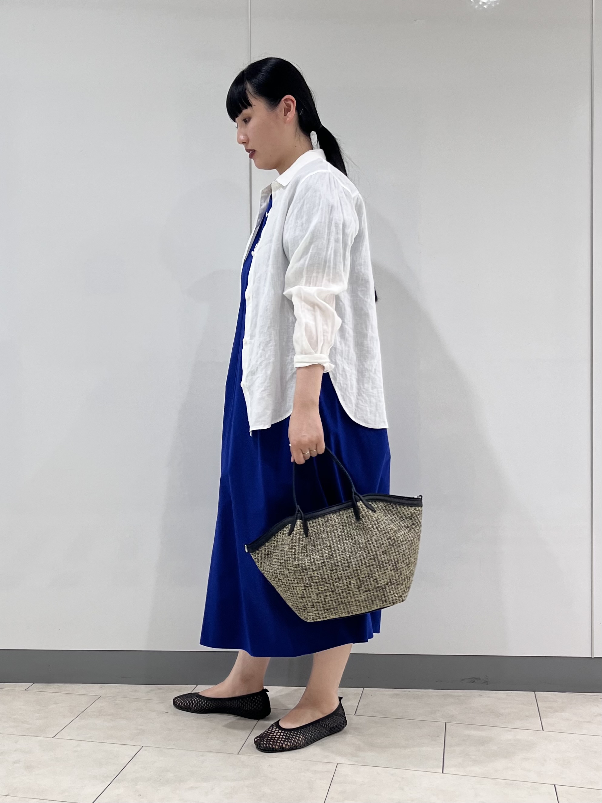 hasuさんの「INDIVI｜【接触冷感／2WAY】カシュクールリネンシャツ」を使ったコーディネート