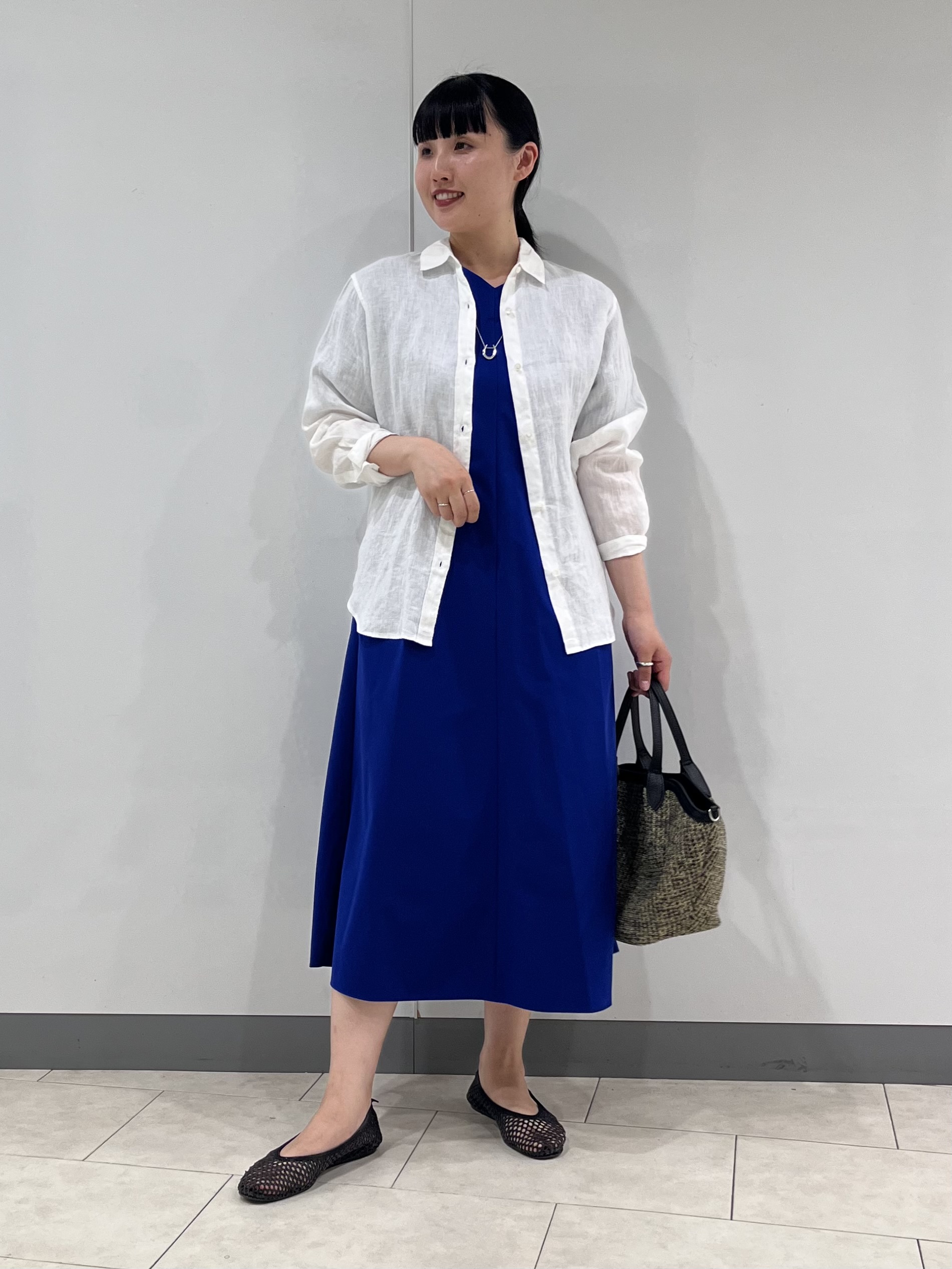 hasuさんの「INDIVI｜【接触冷感／2WAY】カシュクールリネンシャツ」を使ったコーディネート