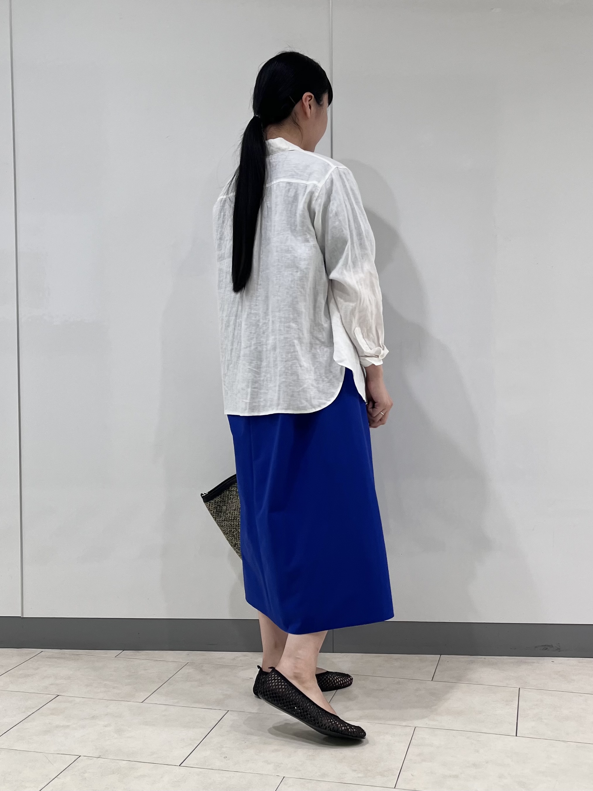 hasuさんの「INDIVI｜【接触冷感／2WAY】カシュクールリネンシャツ」を使ったコーディネート