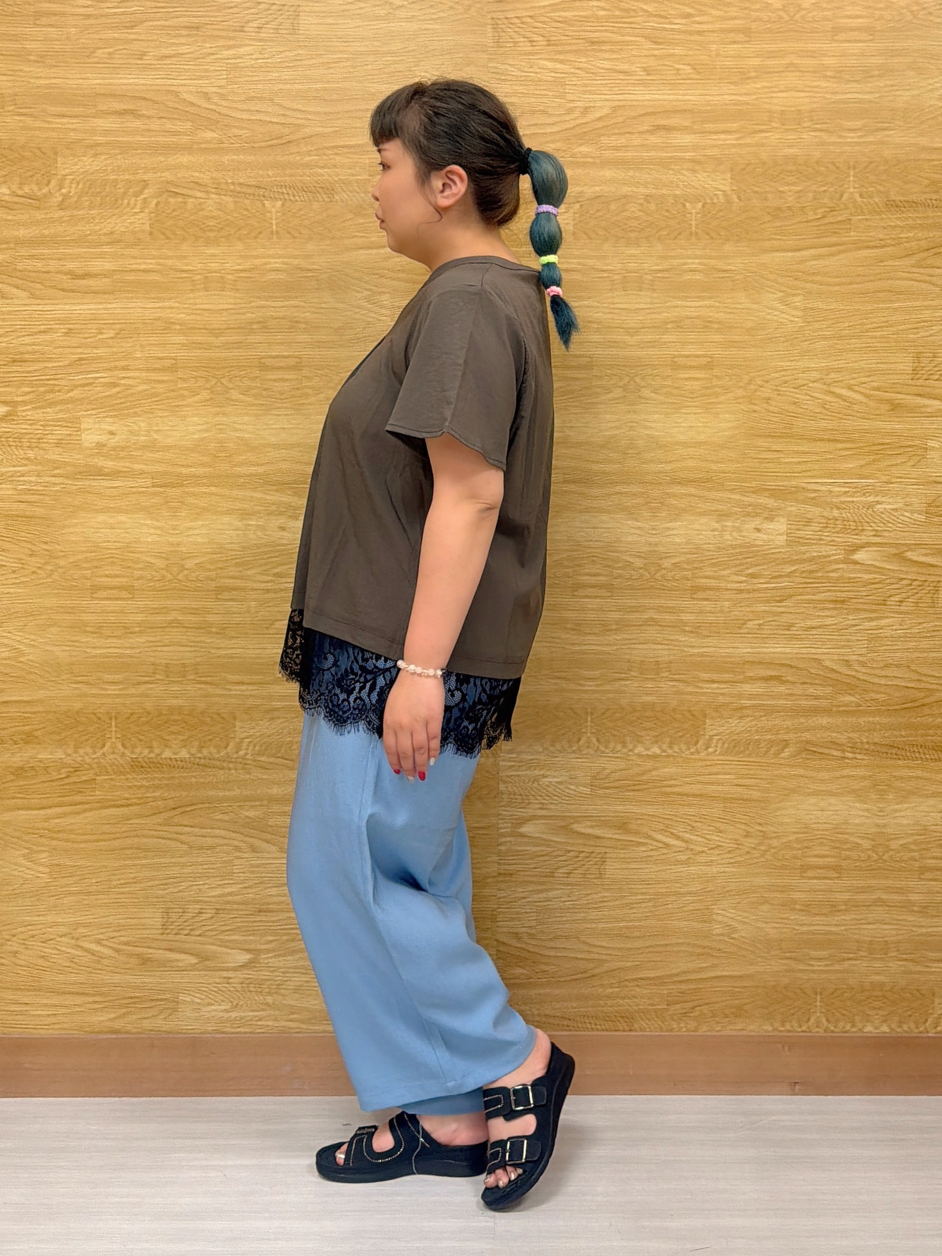 ぁむさんの「SHOO･LA･RUE｜【S-LL/洗濯機可】軽凛(かろりん)ひんやり スキッパー裾レースブラウス」を使ったコーディネート