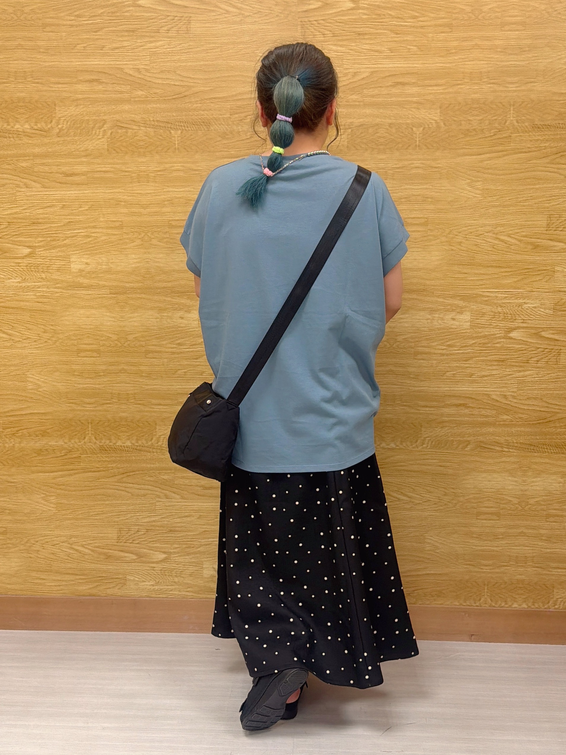 ぁむさんの「SHOO･LA･RUE｜【汗じみ防止/ひんやり/S-LL】インせず着られる 刺繍ロゴTシャツ」を使ったコーディネート