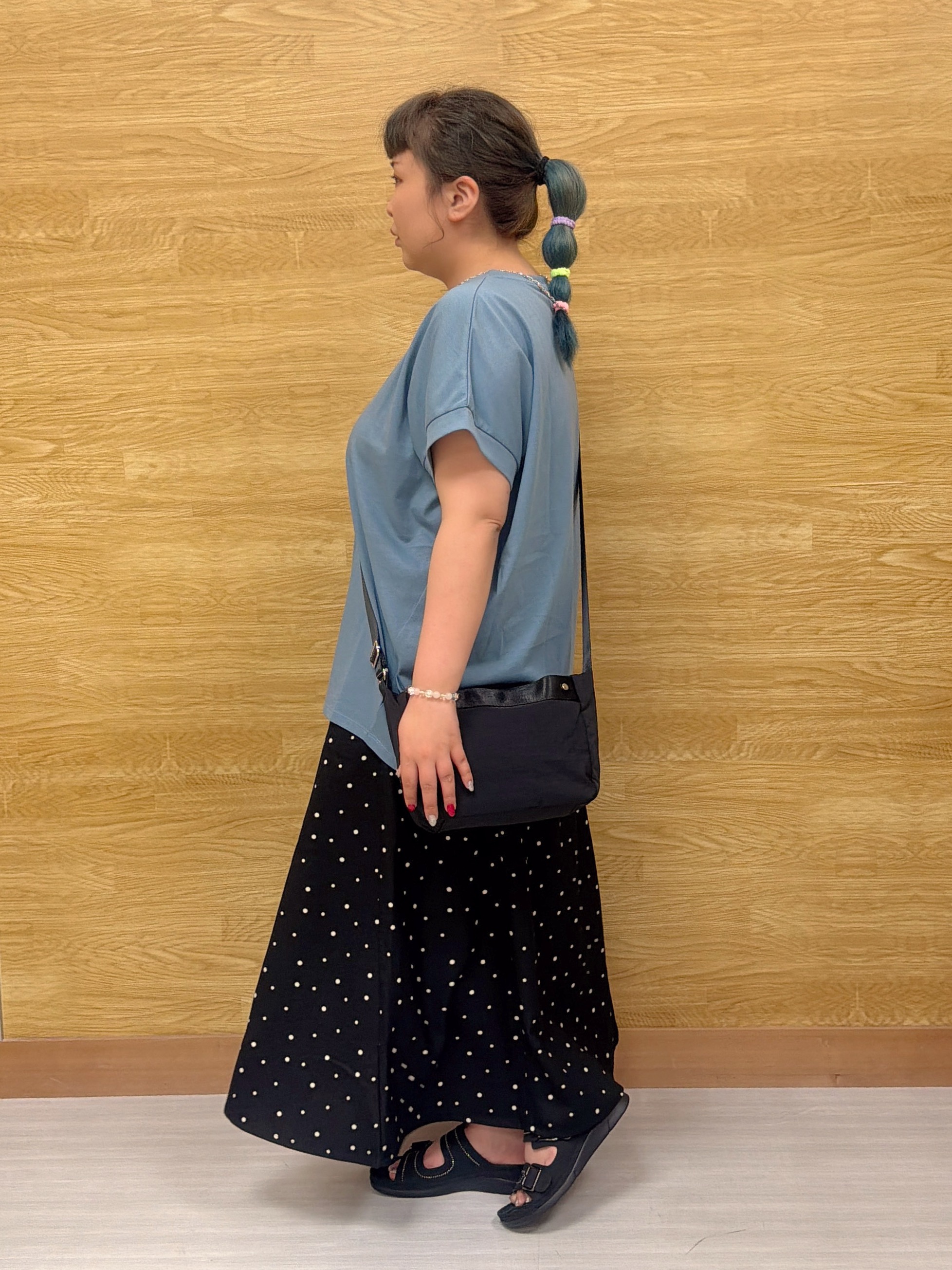 ぁむさんの「SHOO･LA･RUE｜【汗じみ防止/ひんやり/S-LL】インせず着られる 刺繍ロゴTシャツ」を使ったコーディネート