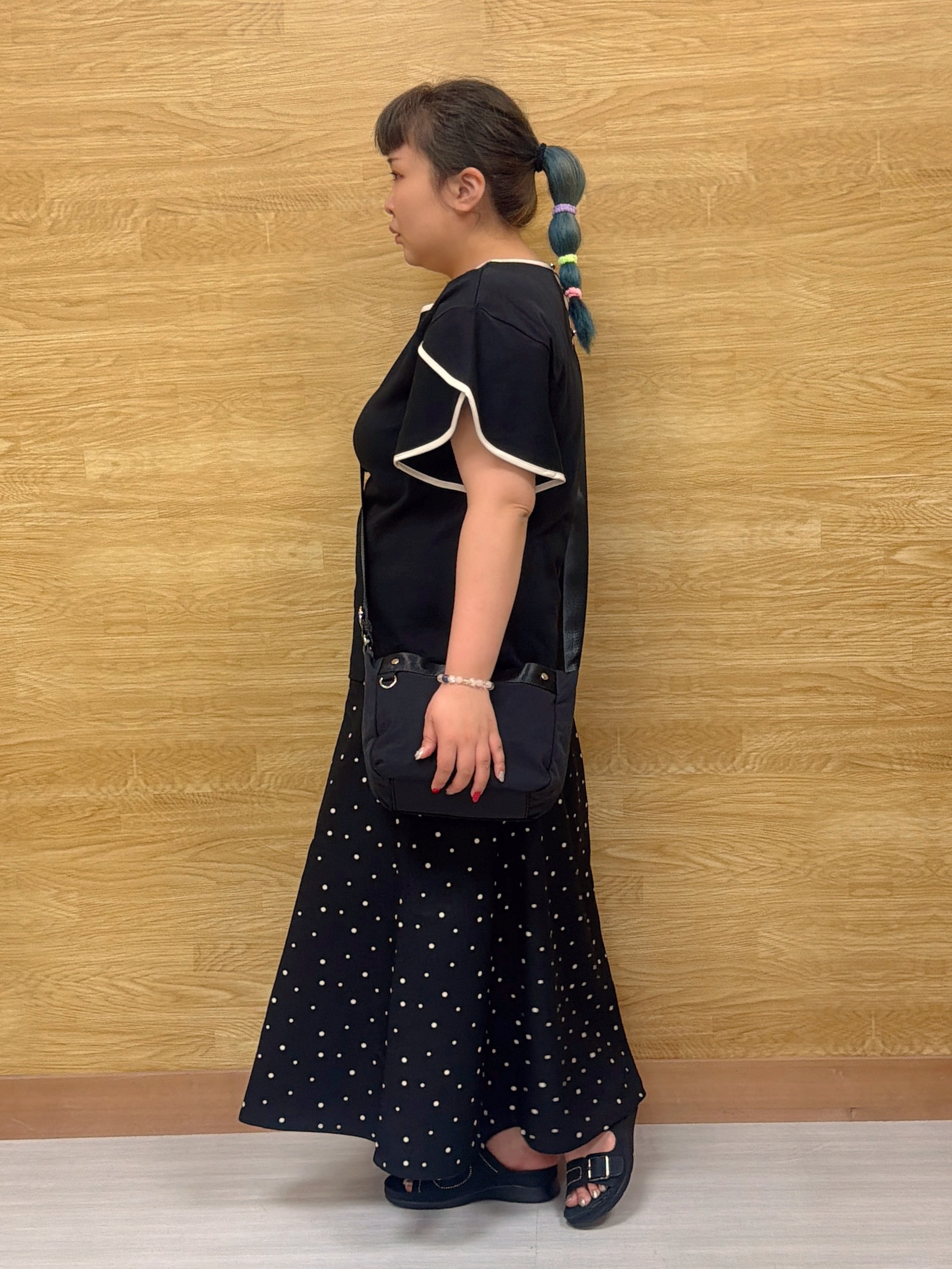 ぁむさんの「SHOO･LA･RUE｜【ひんやり/洗濯機可/S-LL】配色パイピング フレアスリーブトップス」を使ったコーディネート