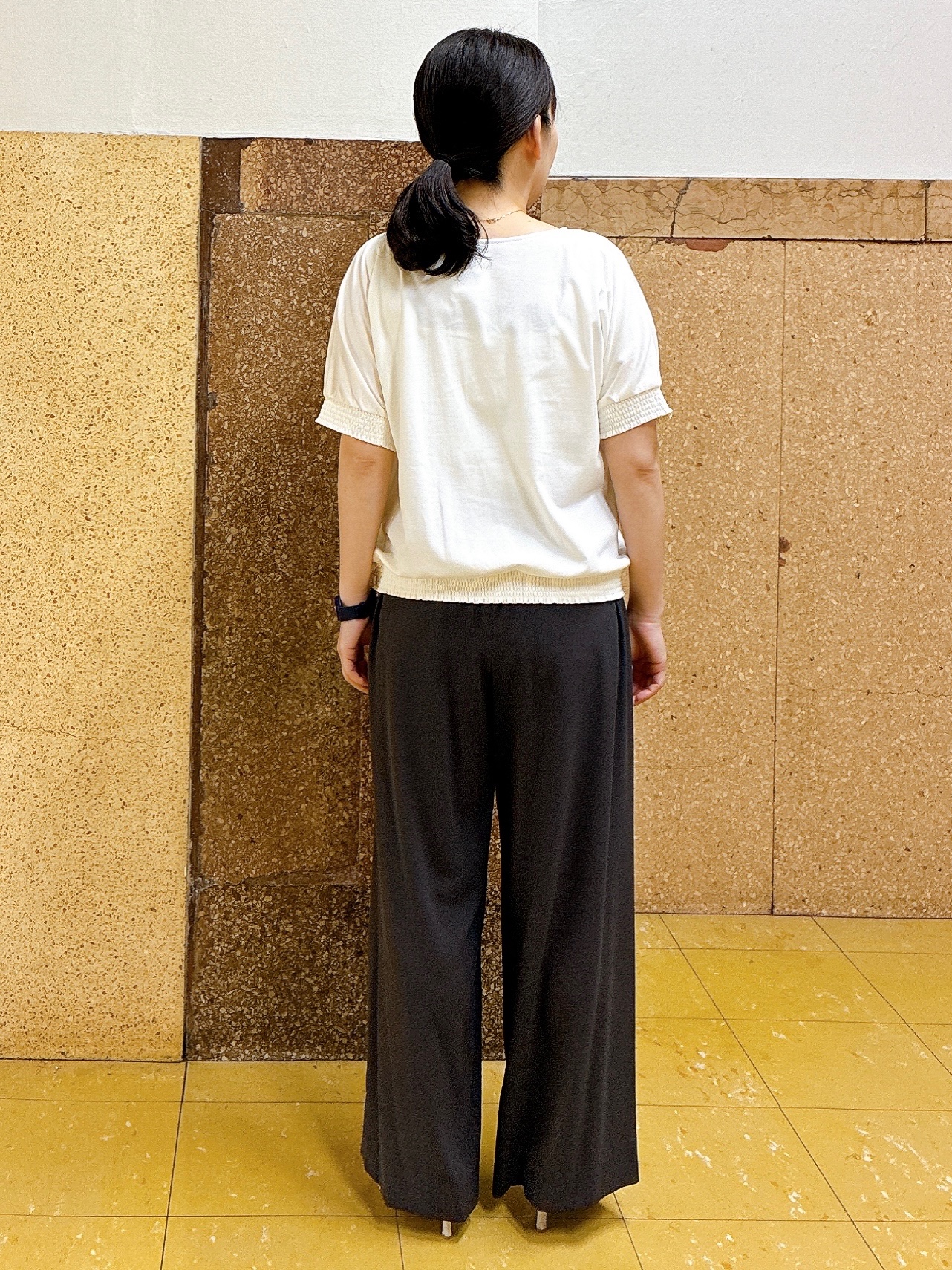 hattoriさんの「INDIVI｜【接触冷感/汗染み防止/吸水速乾/UVカット】シャーリングプルオーバー」を使ったコーディネート