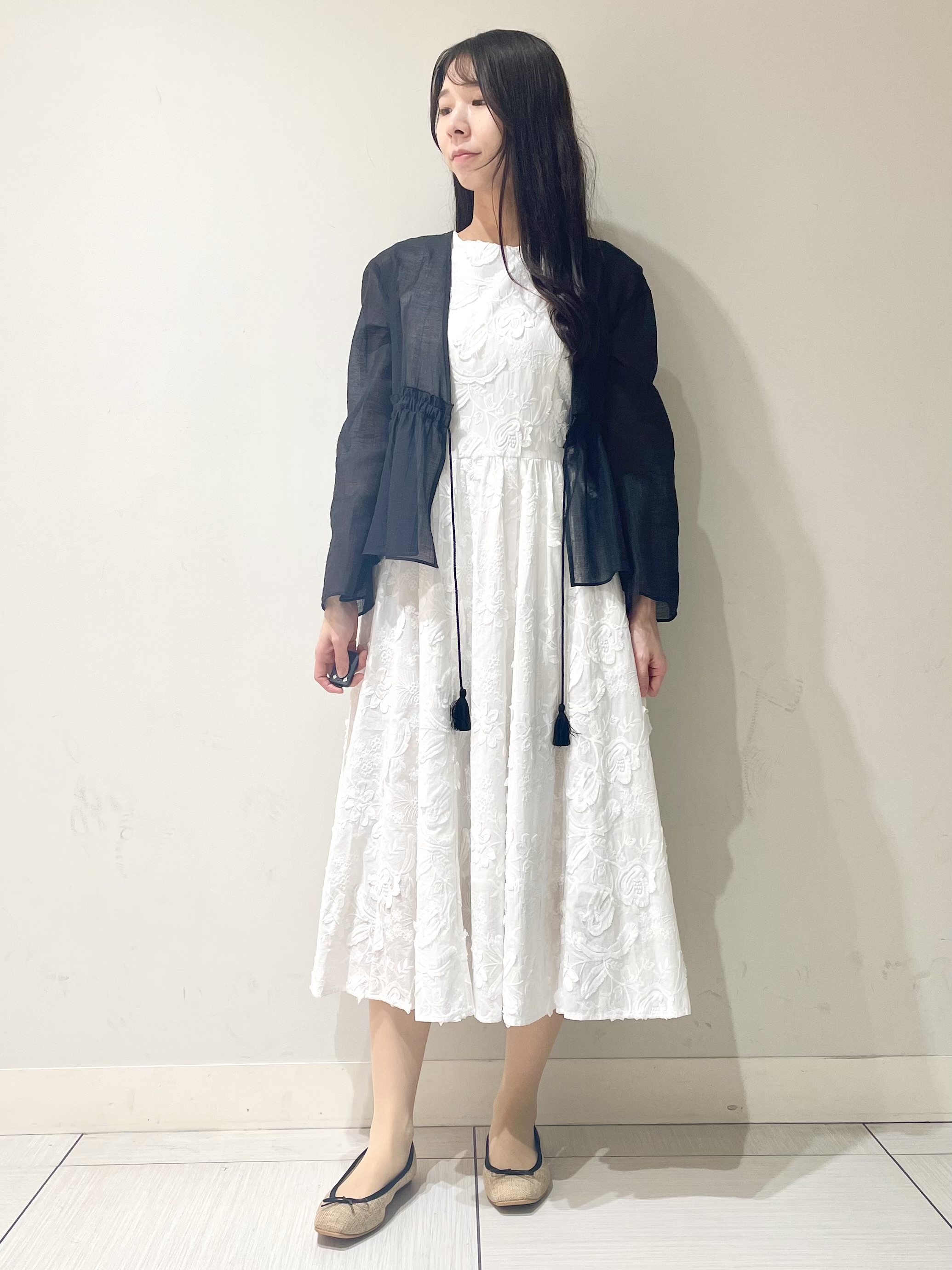 ことさんの「DRESSTERIOR｜シアー カーディガンブラウス」を使ったコーディネート