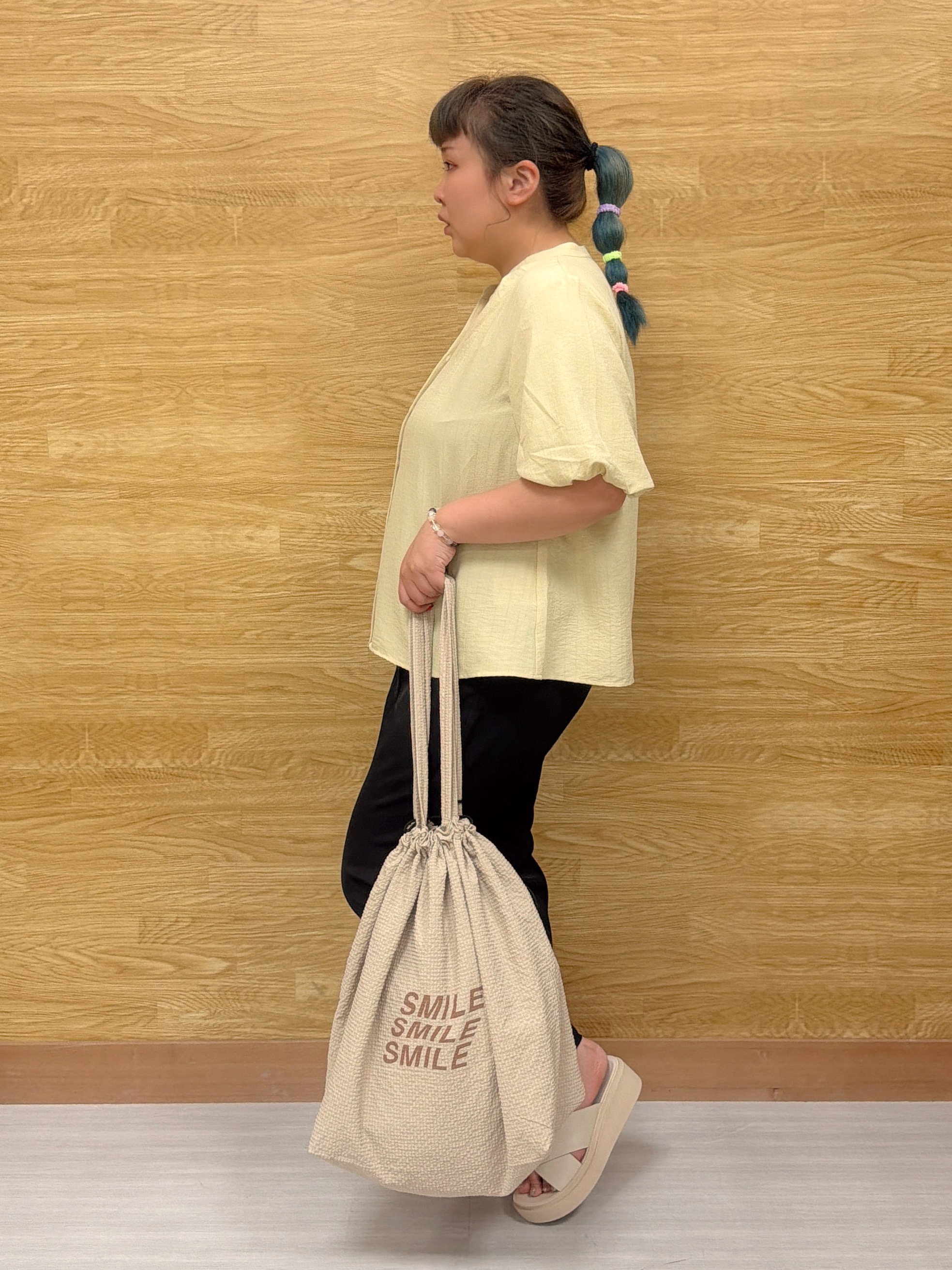 ぁむさんの「SHOO･LA･RUE｜【S-LL/洗濯機可】バルーンスリーブ　キーネックブラウス」を使ったコーディネート