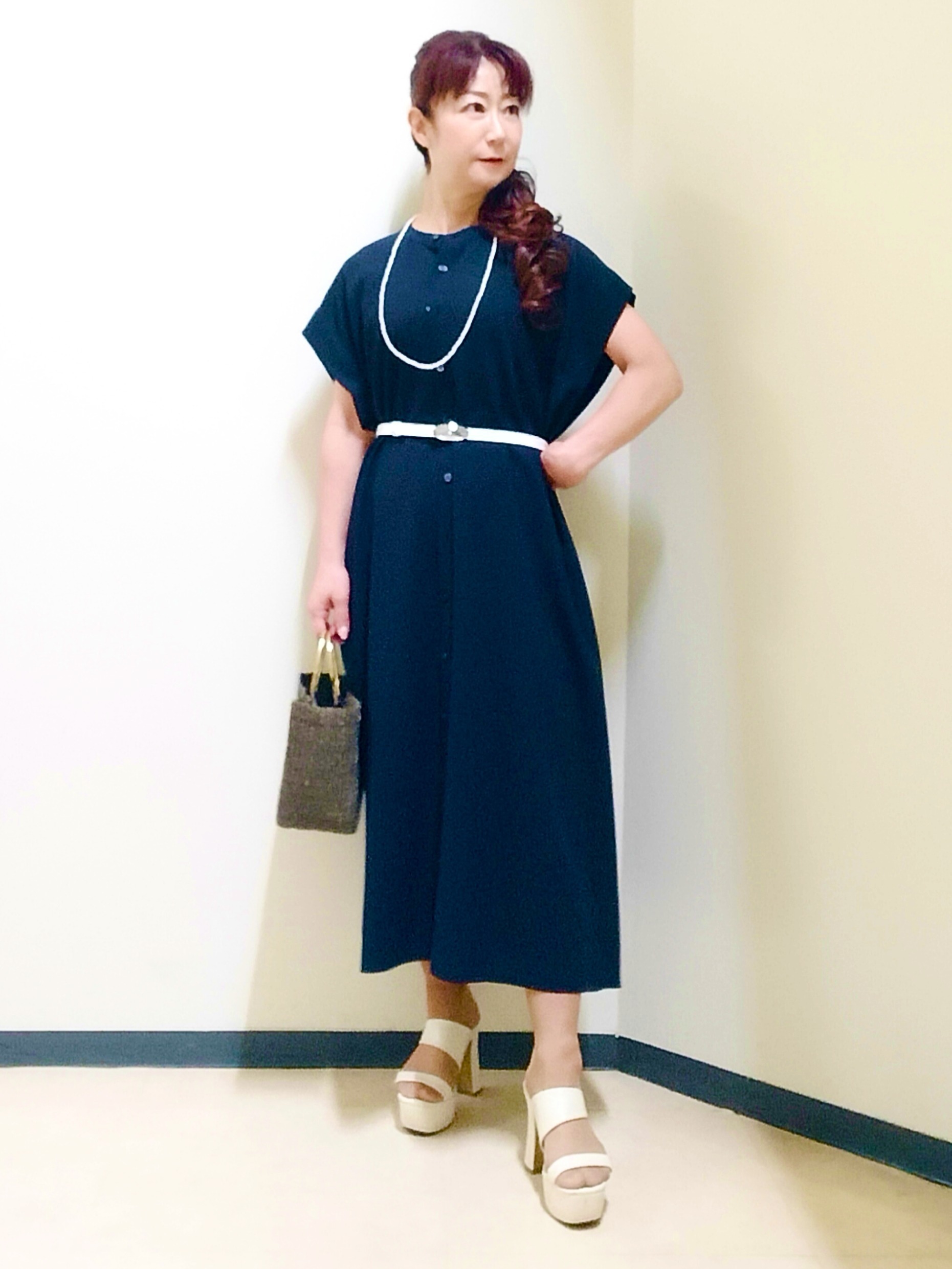 花さんの「Reflect｜すっきり見えバンドカラーシャツワンピース」を使ったコーディネート