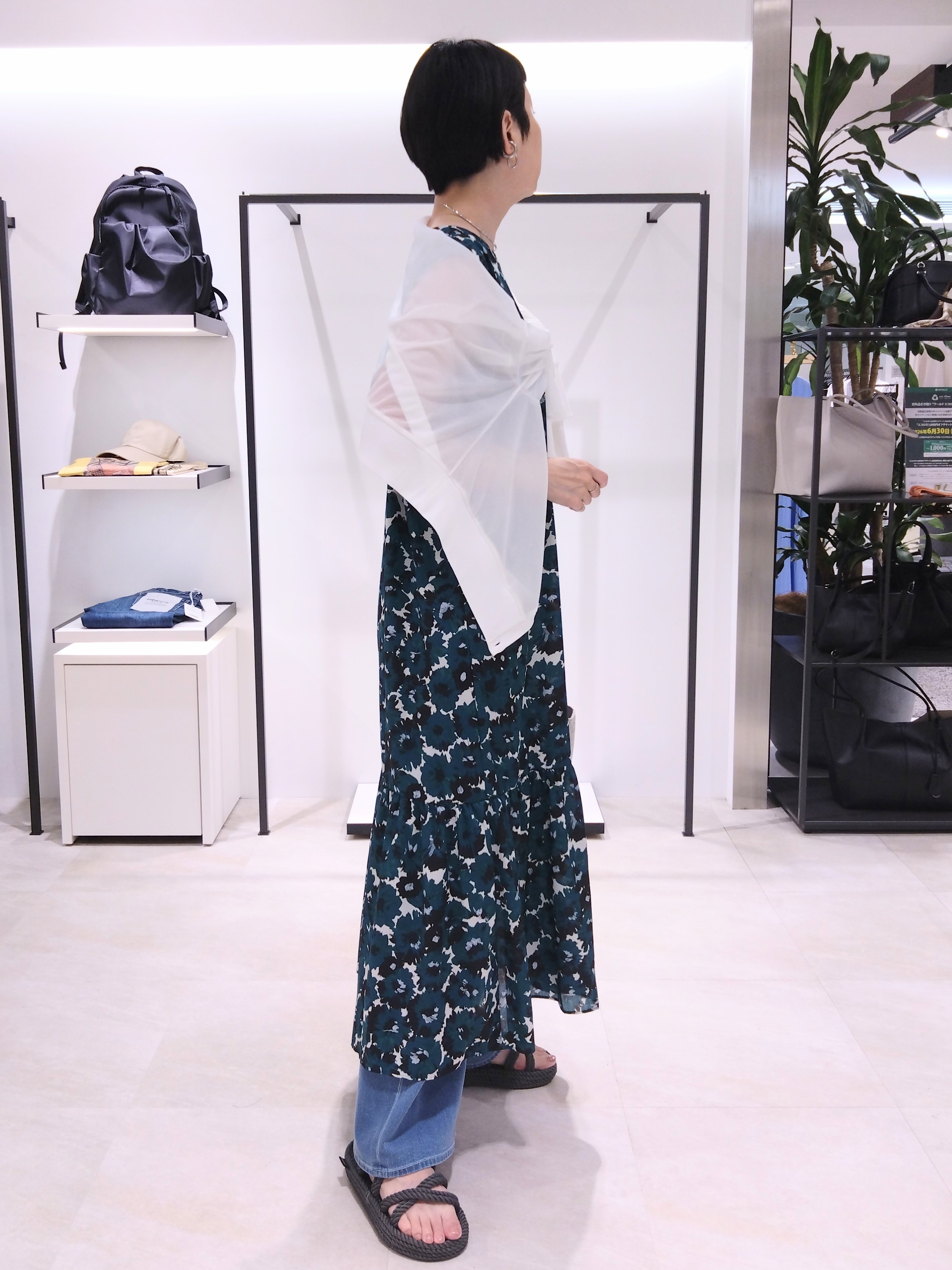 まちこさんの「UNTITLED｜【花柄/着映え】フラワープリントワンピース」を使ったコーディネート