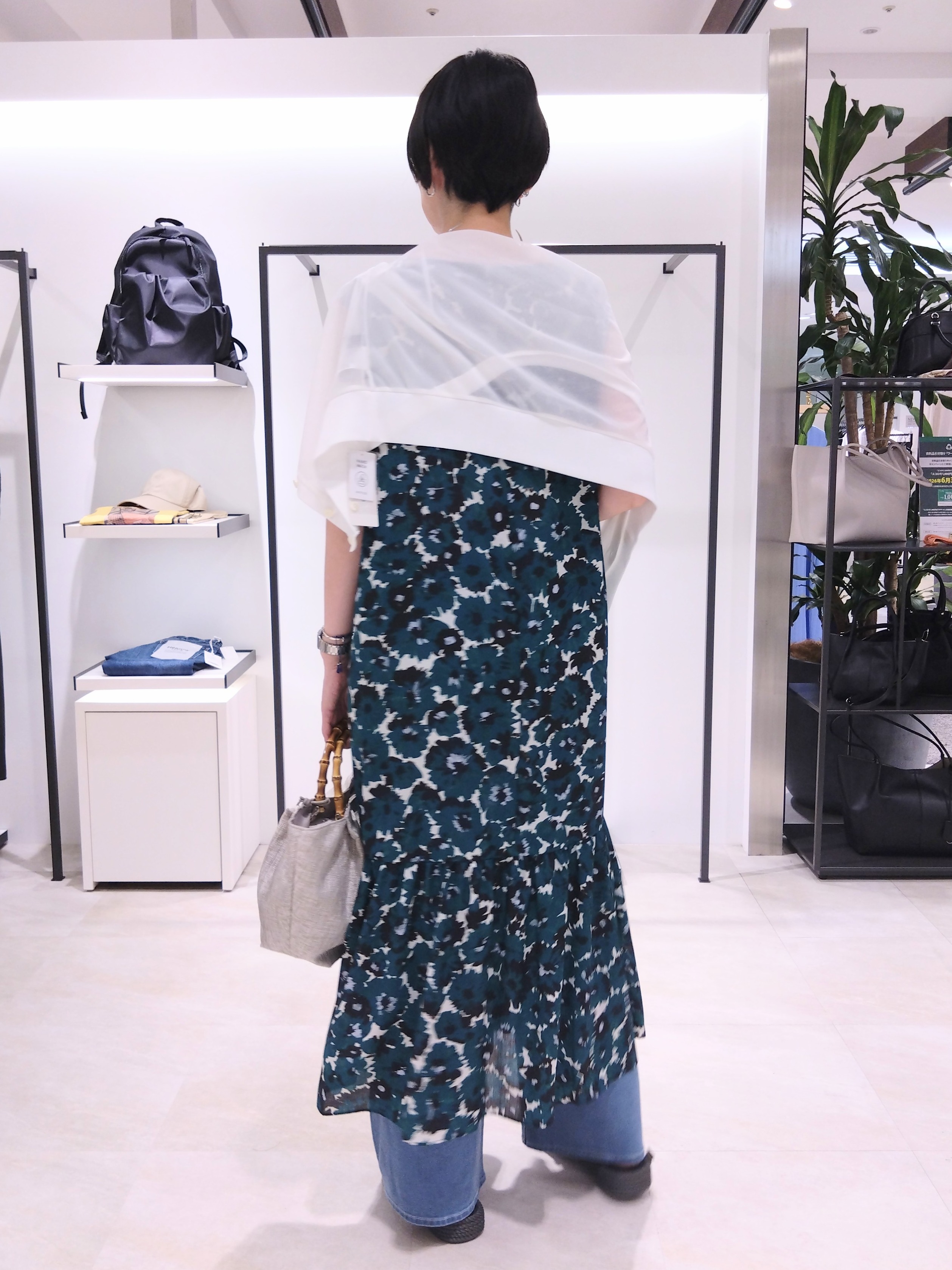 まちこさんの「UNTITLED｜【花柄/着映え】フラワープリントワンピース」を使ったコーディネート