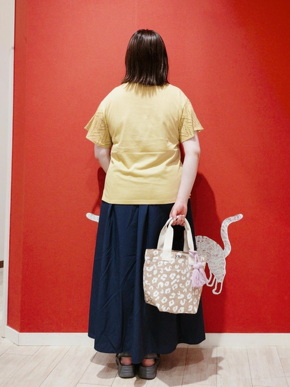 みぃーこさんの「SHOO･LA･RUE｜【汗じみ防止/ひんやり/S-LL】レースが華やか お袖フレアTシャツ」を使ったコーディネート