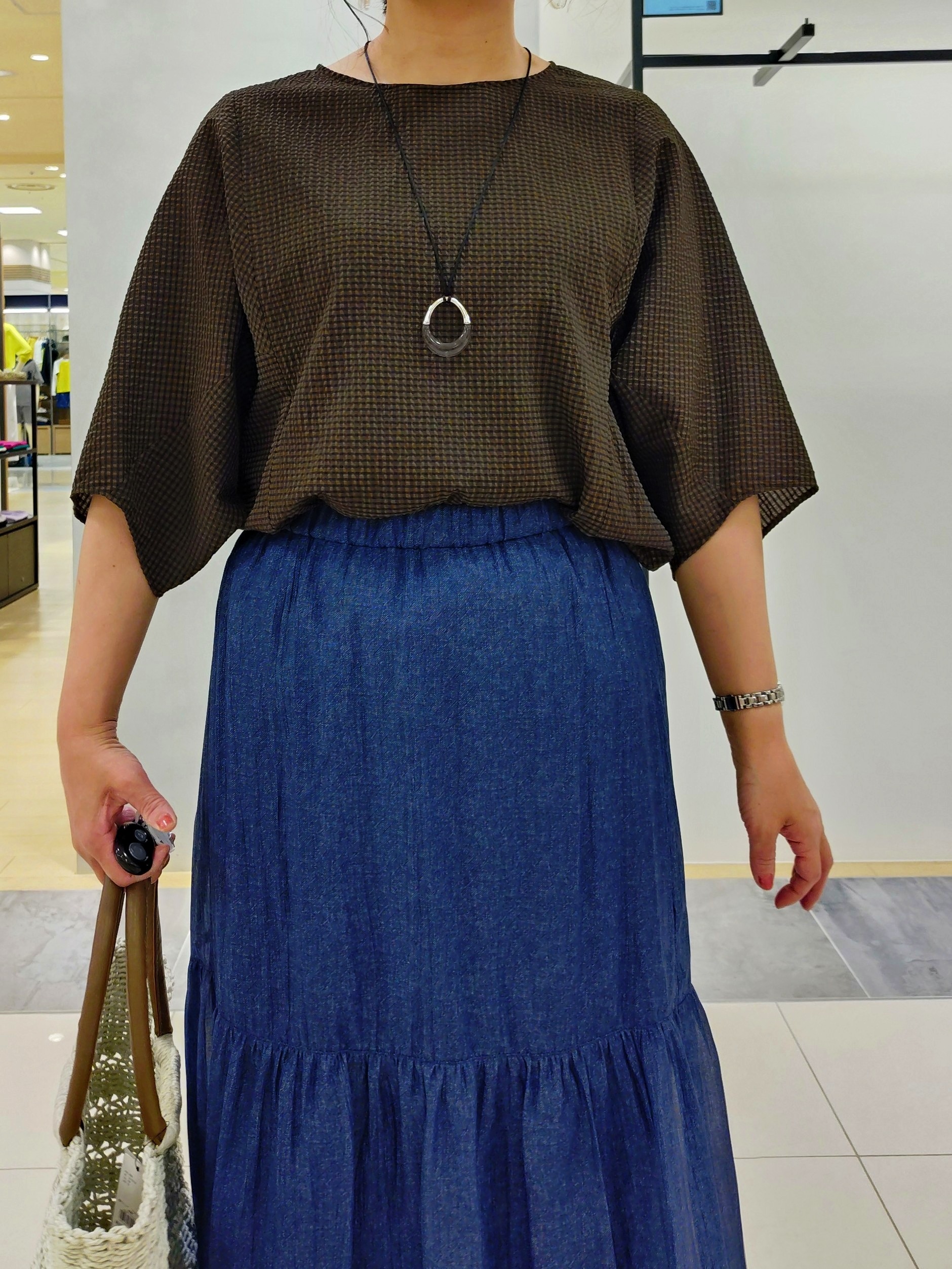 TOMOMIさんの「INDIVI｜【体型カバー】サッカーチェックドルマントップス」を使ったコーディネート