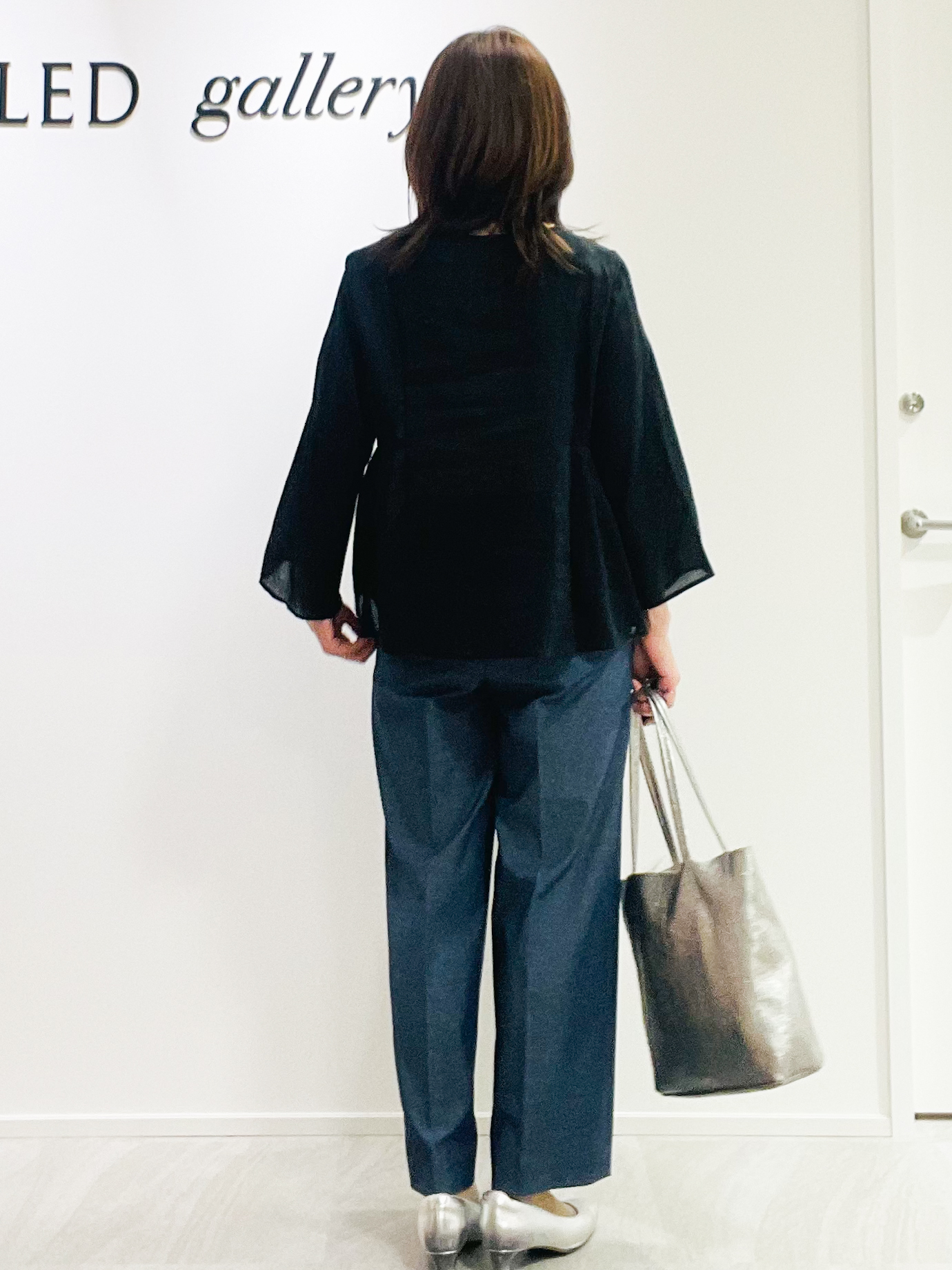 めいさんの「UNTITLED｜【接触冷感/麻混/洗える】ドライタッチキーネックブラウス」を使ったコーディネート