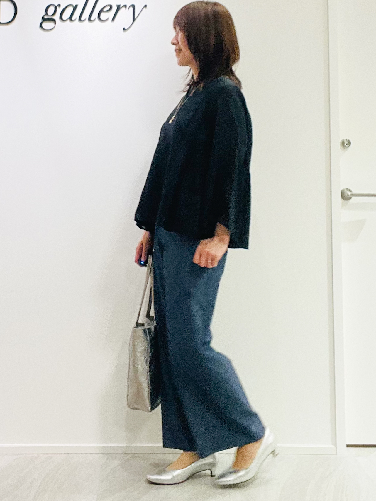 めいさんの「UNTITLED｜【接触冷感/麻混/洗える】ドライタッチキーネックブラウス」を使ったコーディネート