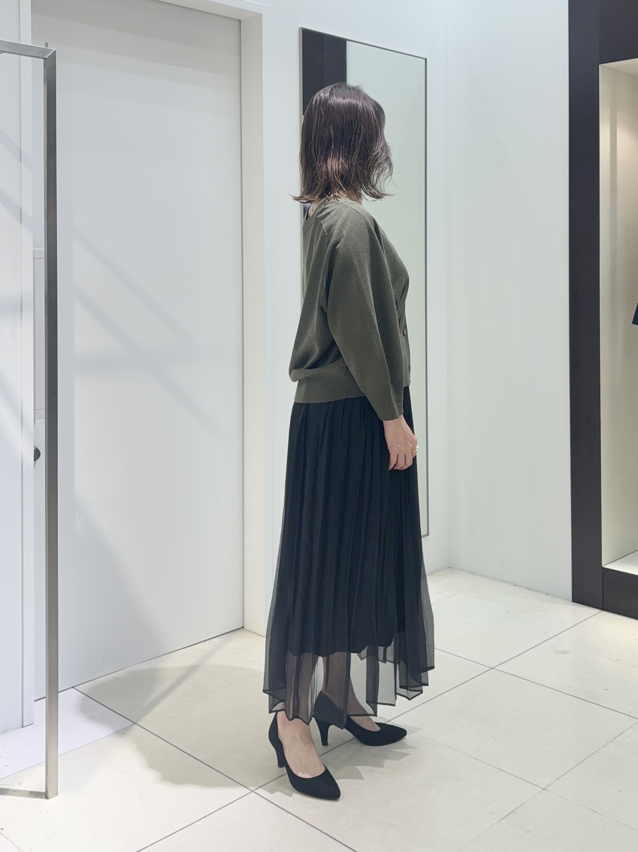 tomoさんの「UNTITLED｜【アンサンブル可/シアー】リネンエステルカーディガン」を使ったコーディネート