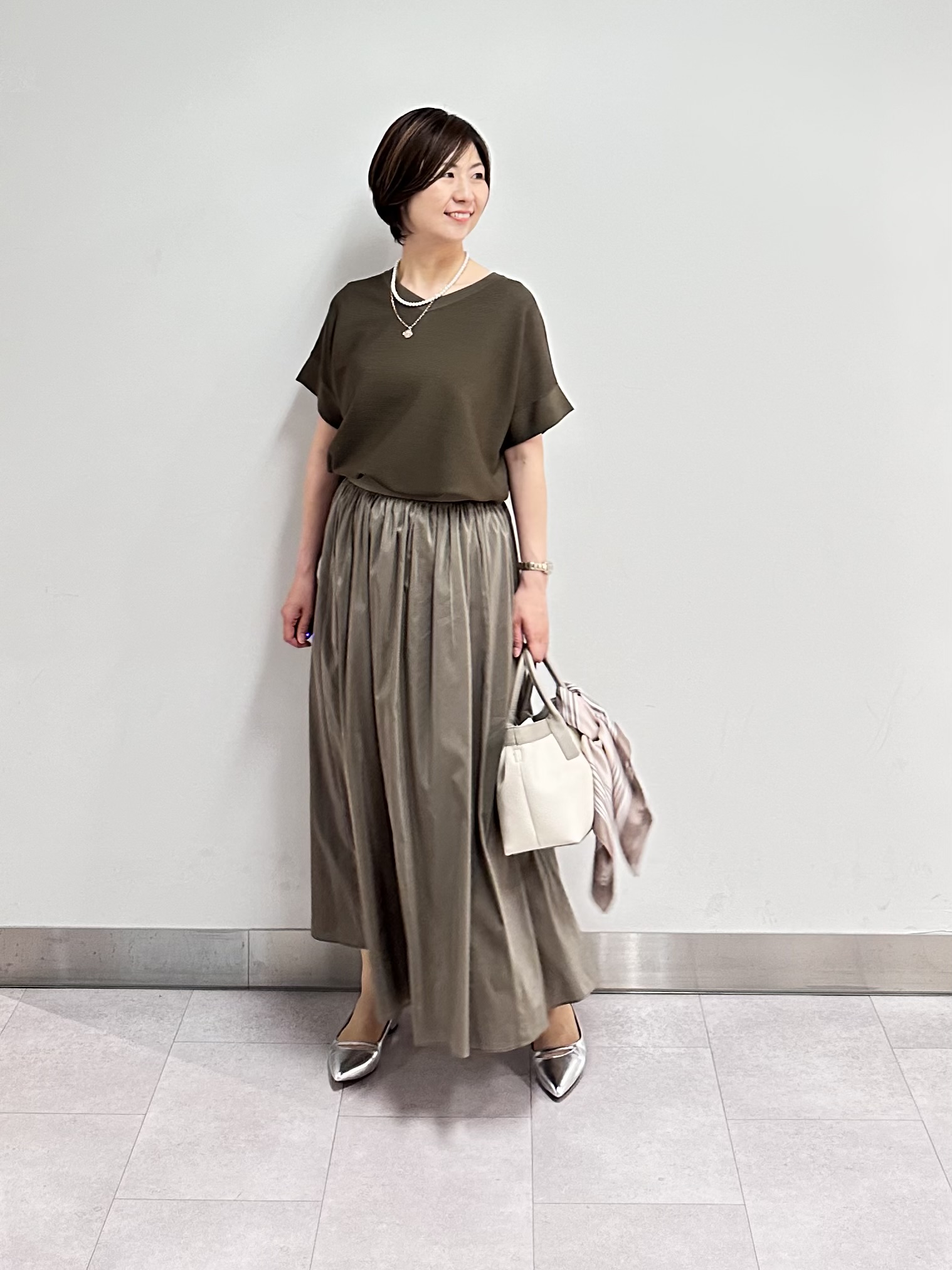 みなこさんの「UNTITLED｜【セットアップ可/軽量/清涼感】ローンギャザーブラウス」を使ったコーディネート