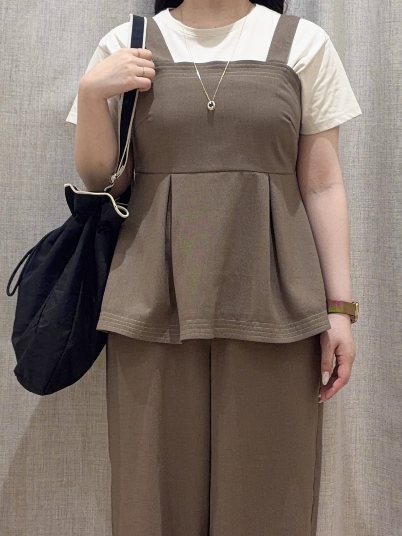 minamiさんの「grove｜【遮熱／吸水速乾／接触冷感／UVカット】ベーシックロゴTシャツ」を使ったコーディネート