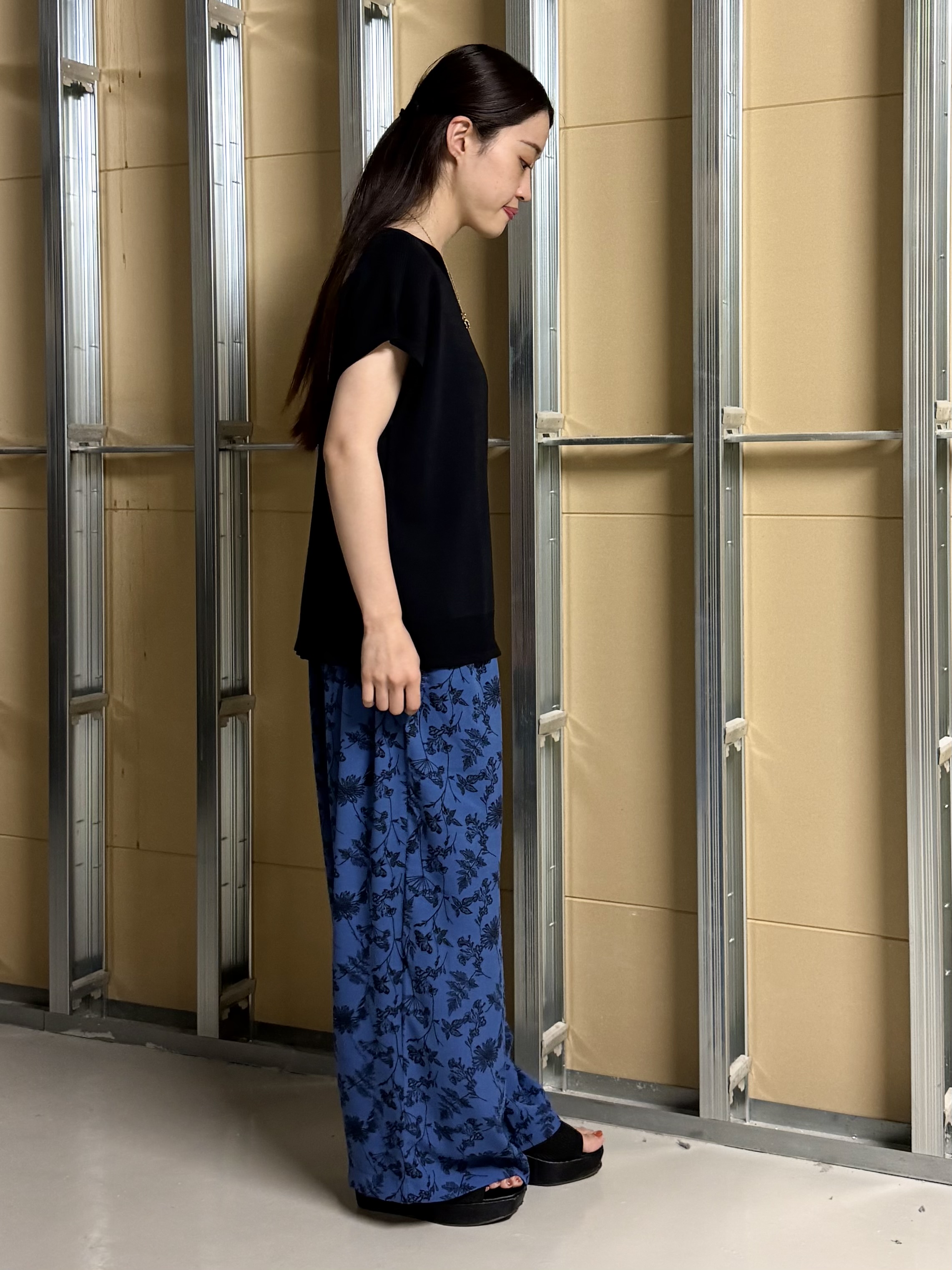 sahoさんの「THE SHOP TK｜【S-XL/ひんやりタッチ】多機能フレンチスリーブニット 洗濯機OK/UVケア/毛玉になりにくい」を使ったコーディネート
