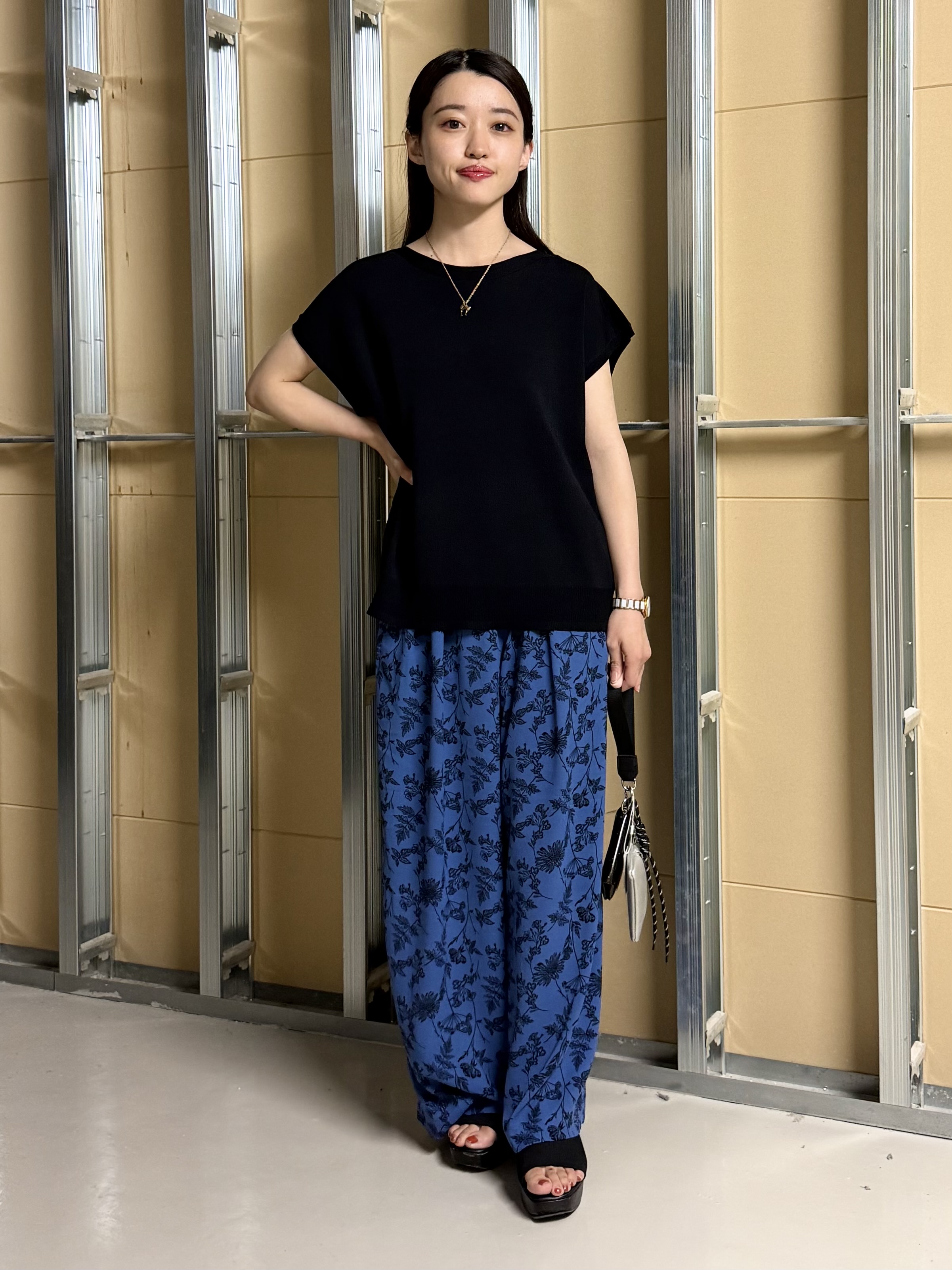sahoさんの「THE SHOP TK｜【S-XL/ひんやりタッチ】多機能フレンチスリーブニット 洗濯機OK/UVケア/毛玉になりにくい」を使ったコーディネート