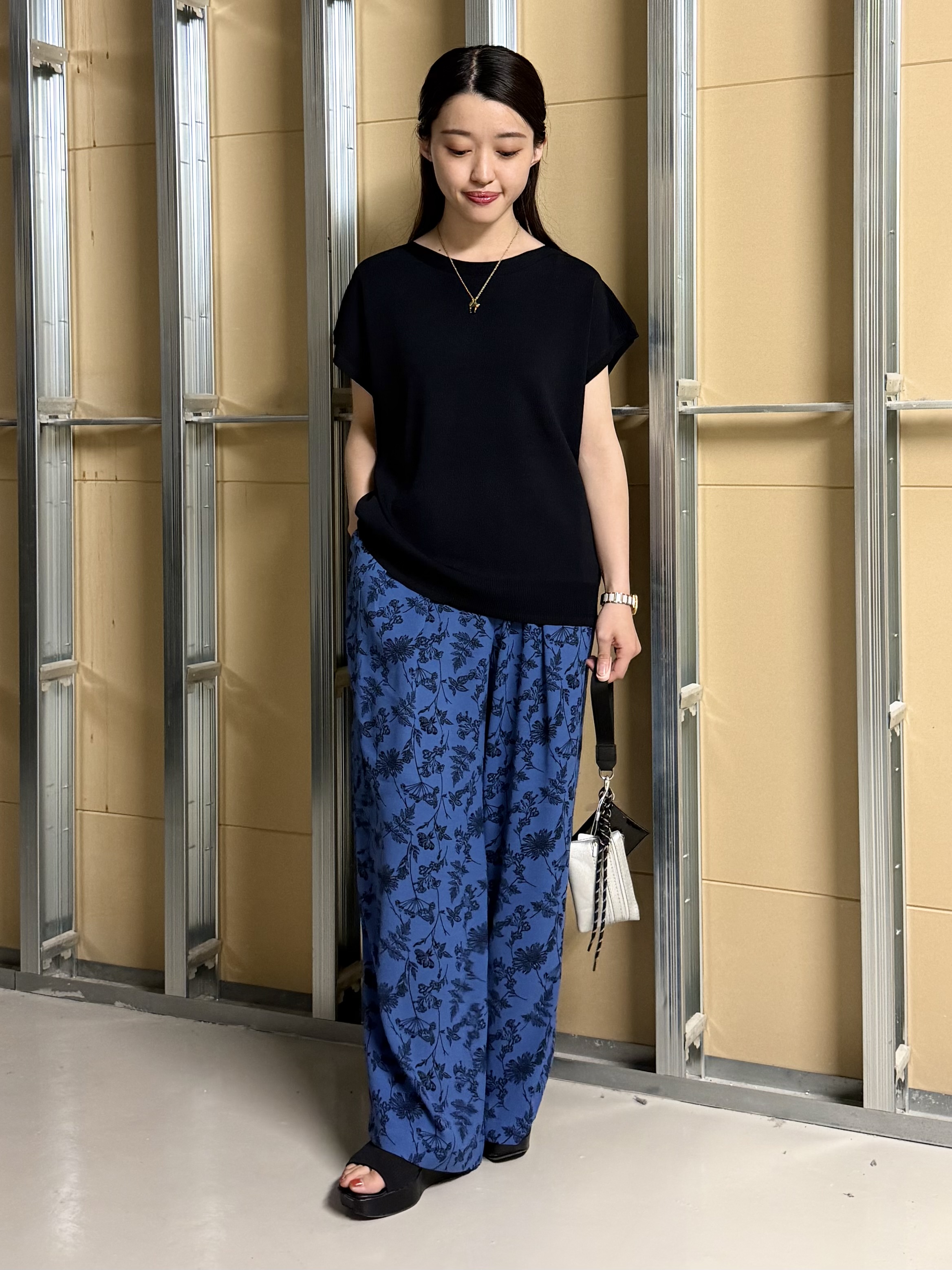 sahoさんの「THE SHOP TK｜【S-XL/ひんやりタッチ】多機能フレンチスリーブニット 洗濯機OK/UVケア/毛玉になりにくい」を使ったコーディネート