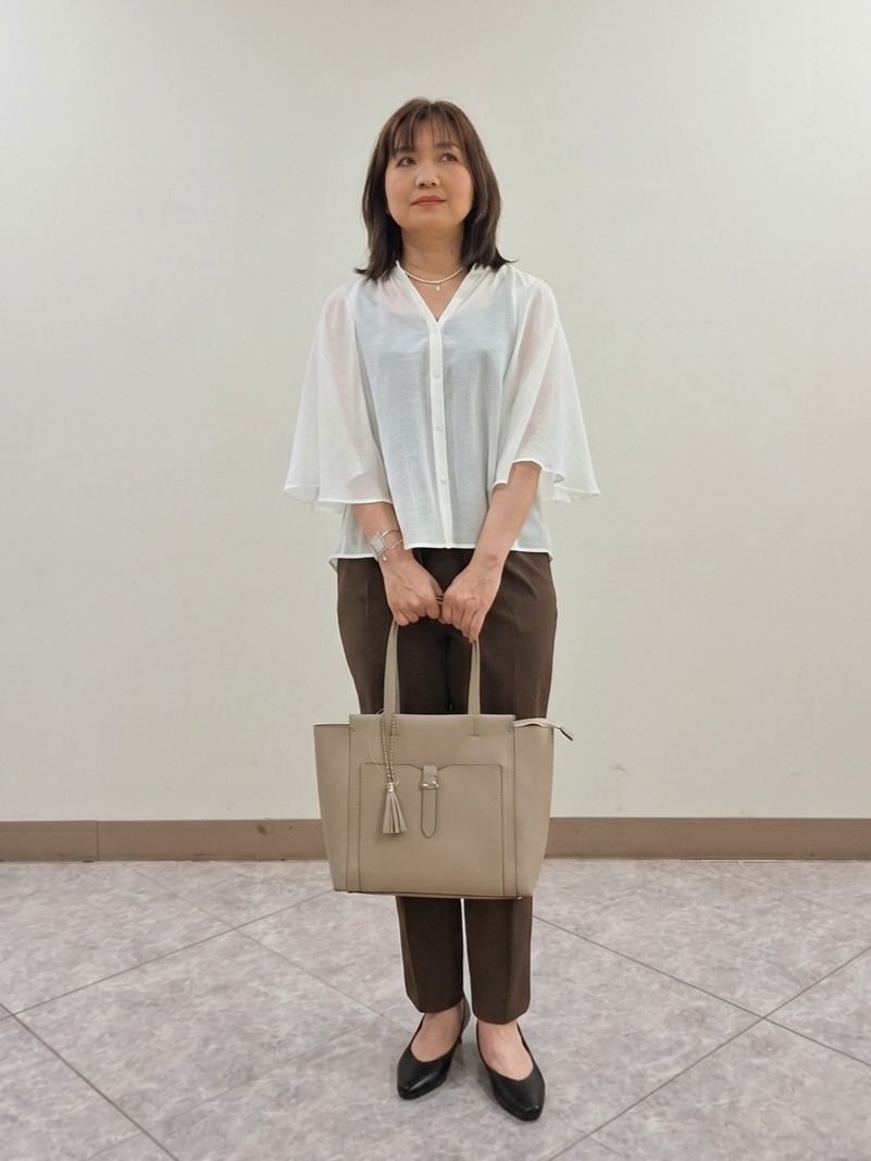 S.xuliさんの「Reflect｜ドビーストライプケープスリーブブラウス」を使ったコーディネート