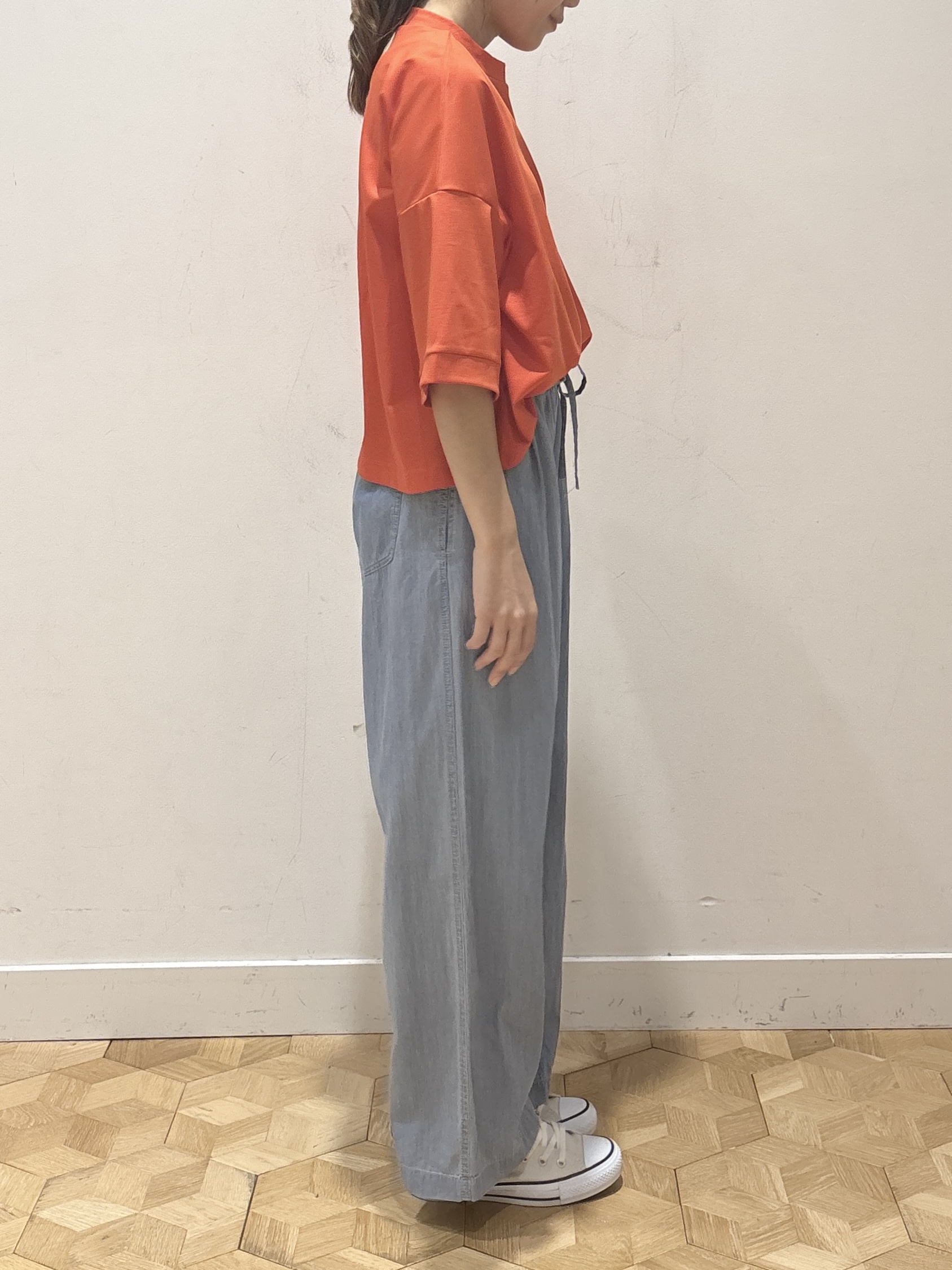 YUMIさんの「Dessin｜【新色追加/体型カバー】美光沢カットソーボクシーシルエット」を使ったコーディネート