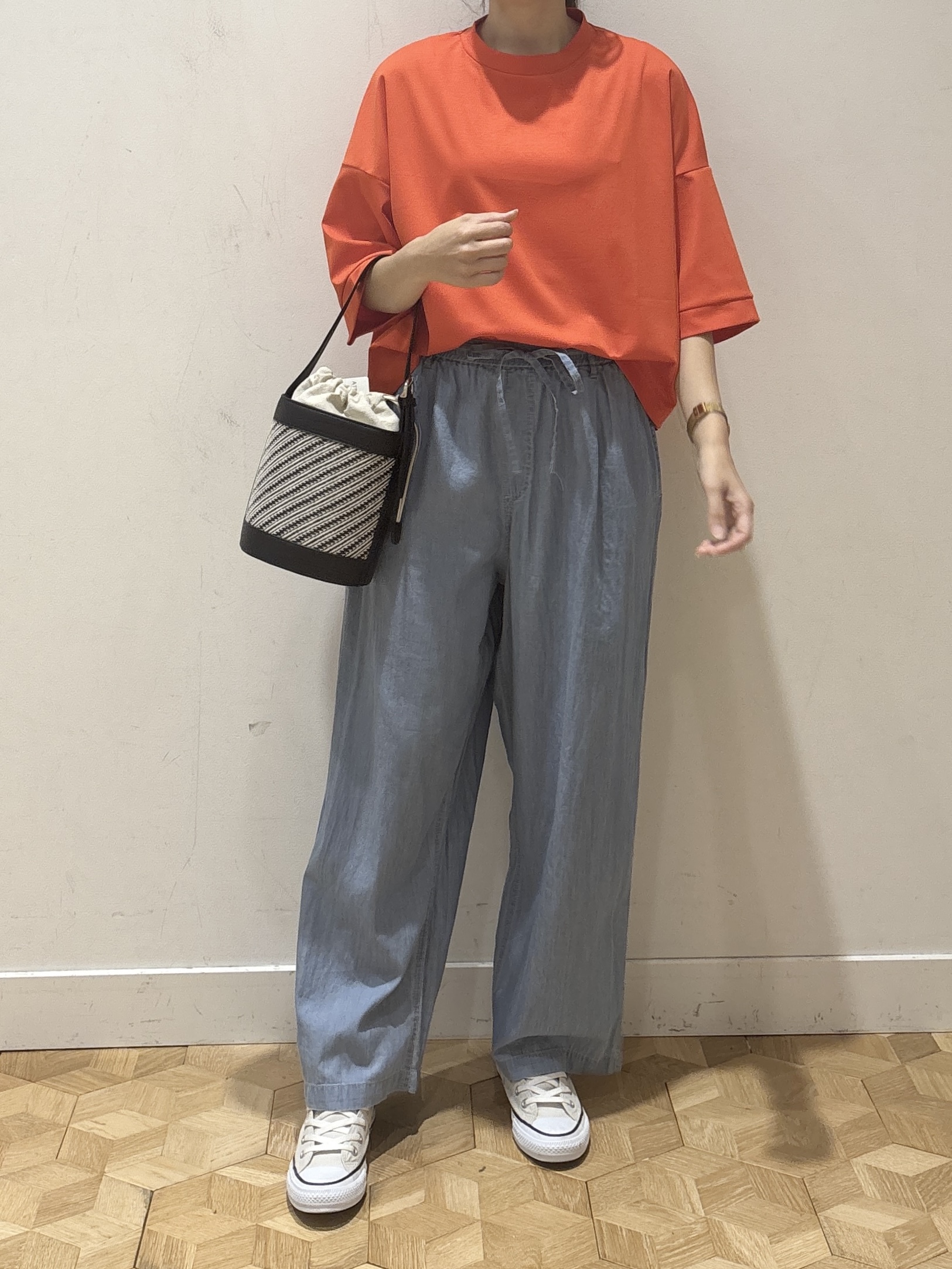 YUMIさんの「Dessin｜【新色追加/体型カバー】美光沢カットソーボクシーシルエット」を使ったコーディネート