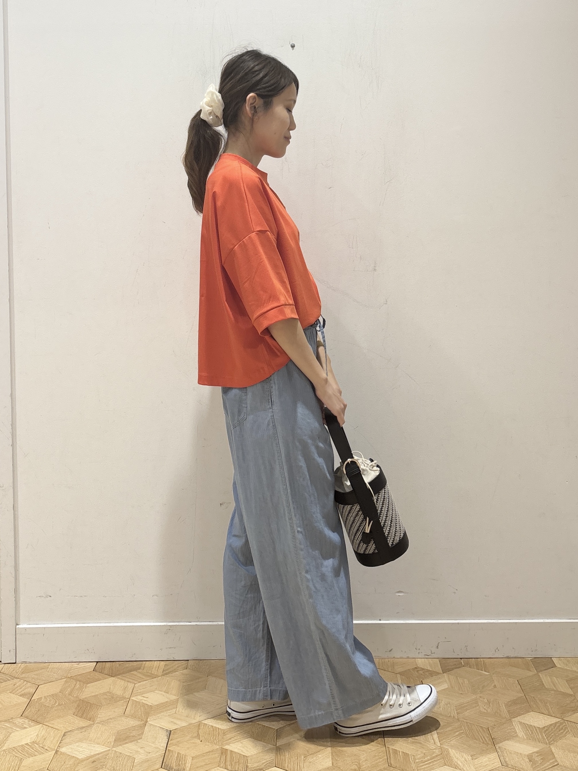 YUMIさんの「Dessin｜【新色追加/体型カバー】美光沢カットソーボクシーシルエット」を使ったコーディネート