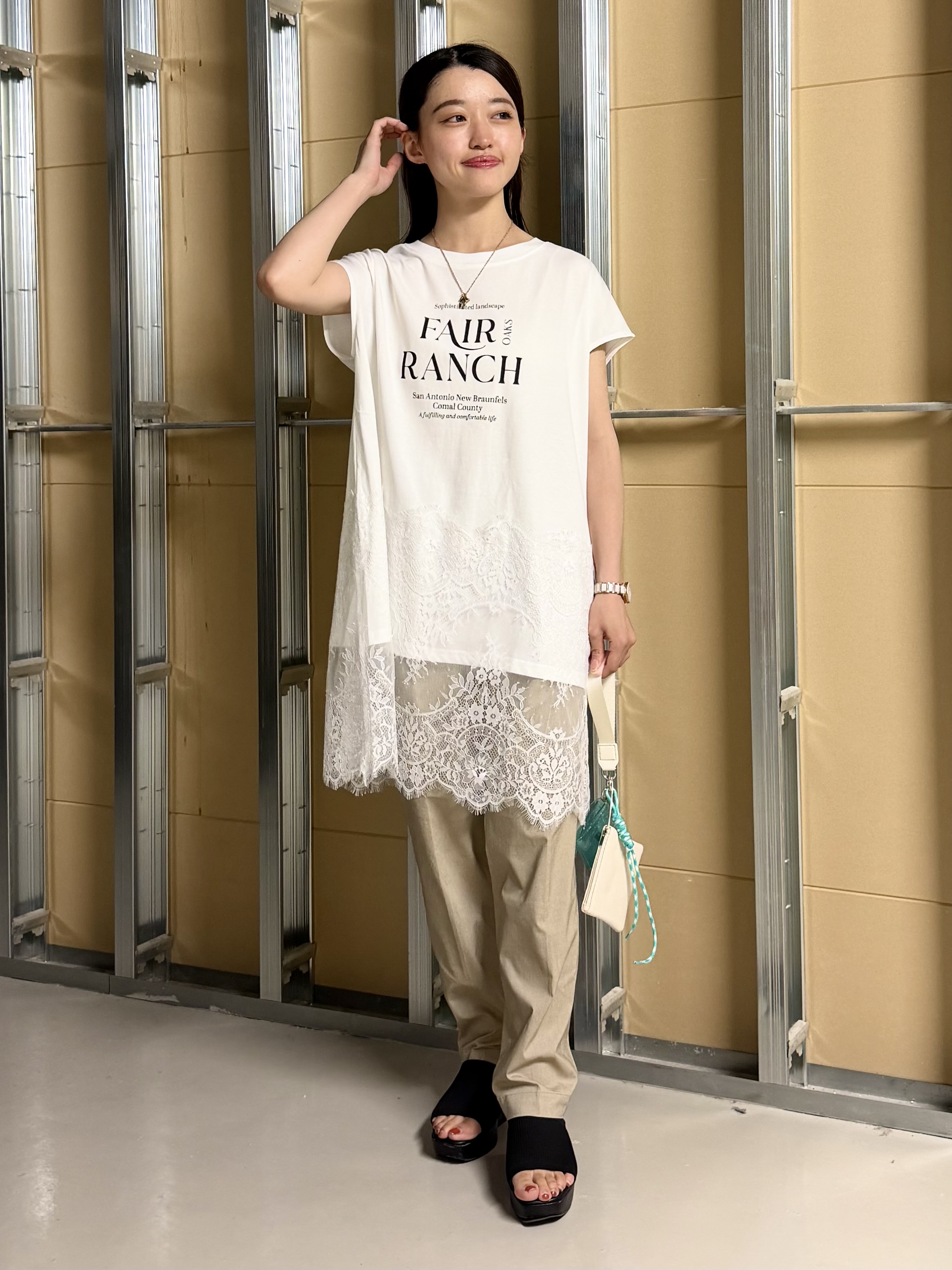 sahoさんの「THE SHOP TK｜レース切替 ロングTシャツ」を使ったコーディネート
