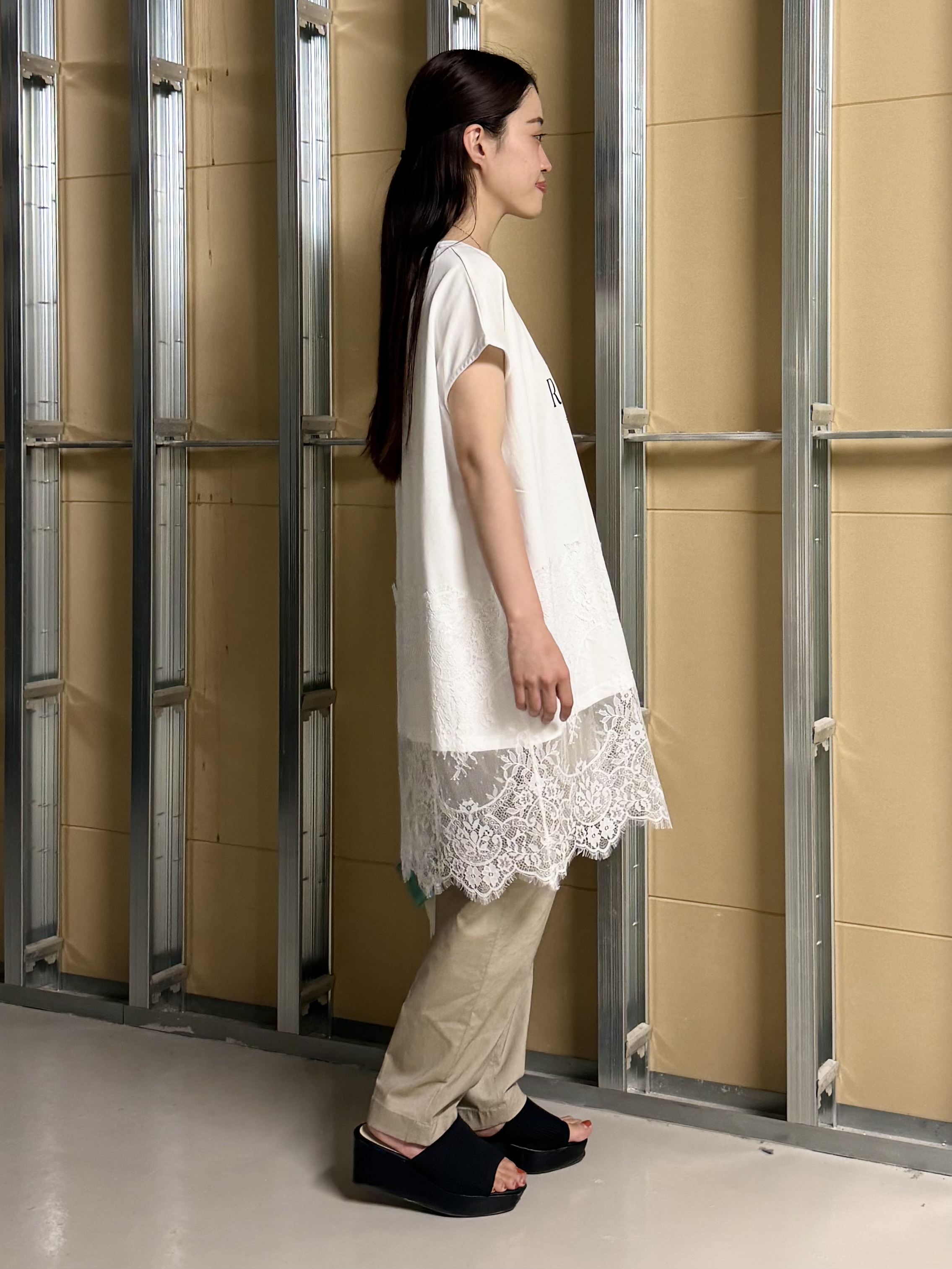 sahoさんの「THE SHOP TK｜レース切替 ロングTシャツ」を使ったコーディネート
