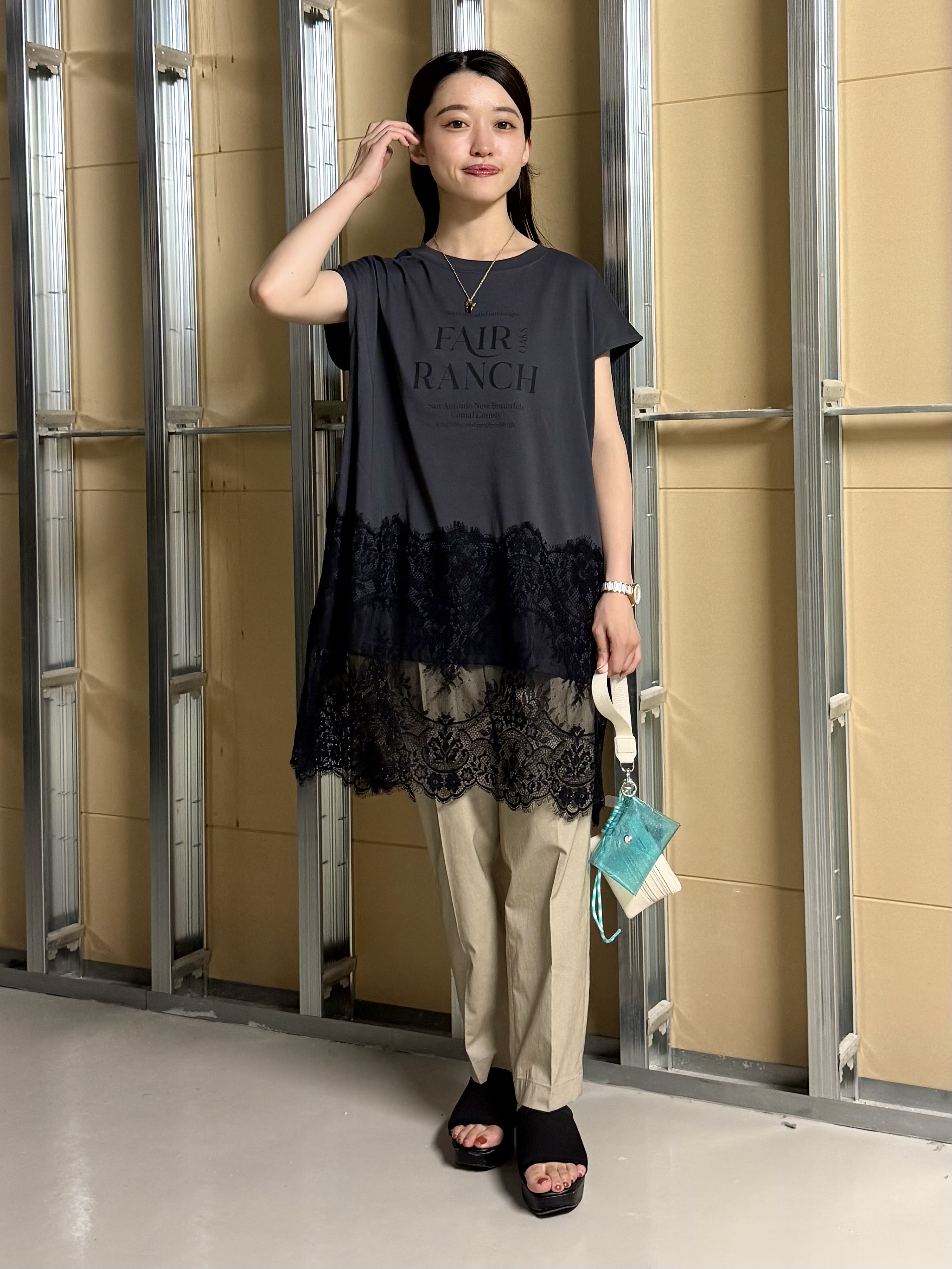 sahoさんの「THE SHOP TK｜レース切替 ロングTシャツ」を使ったコーディネート