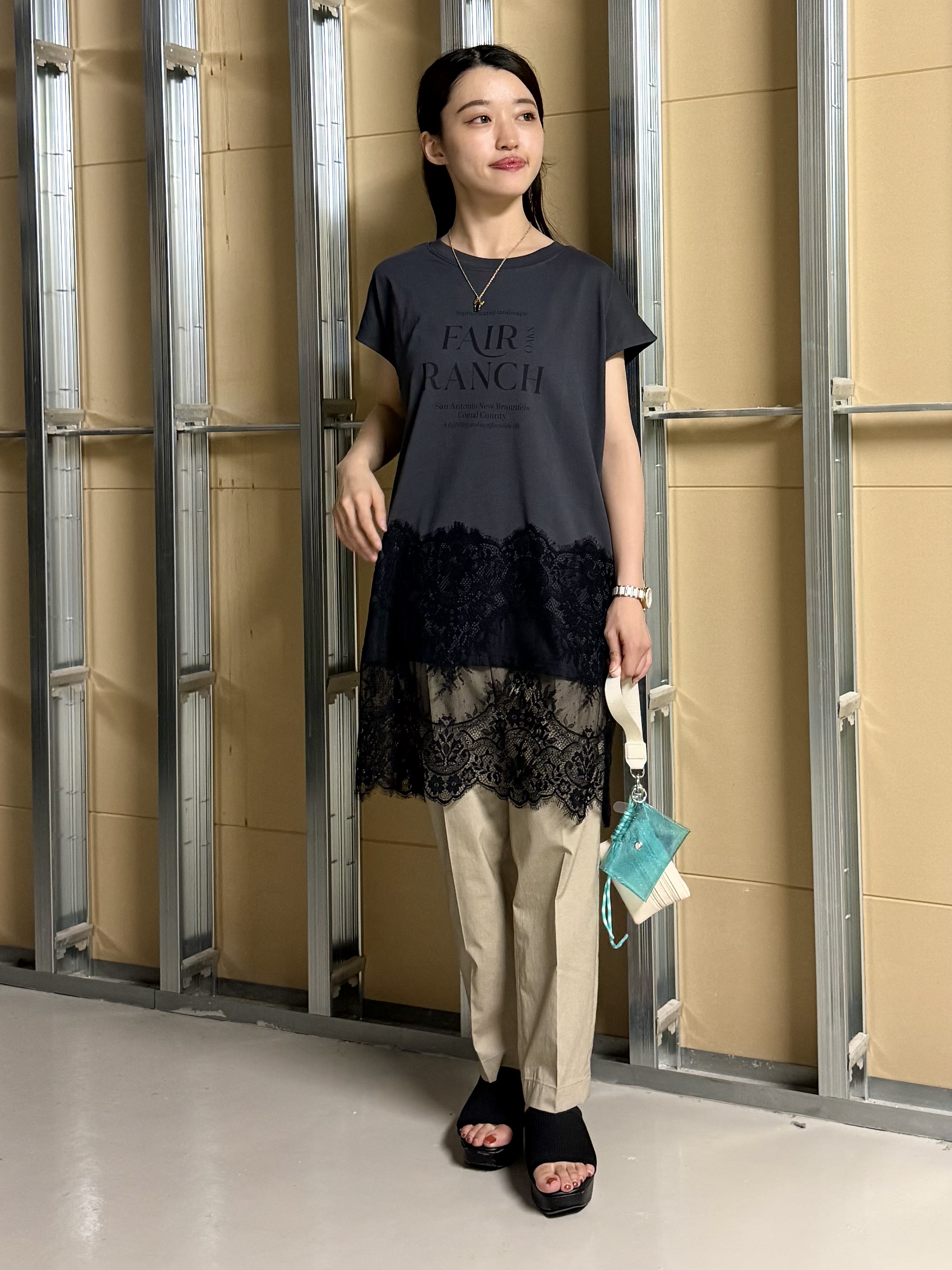 sahoさんの「THE SHOP TK｜レース切替 ロングTシャツ」を使ったコーディネート
