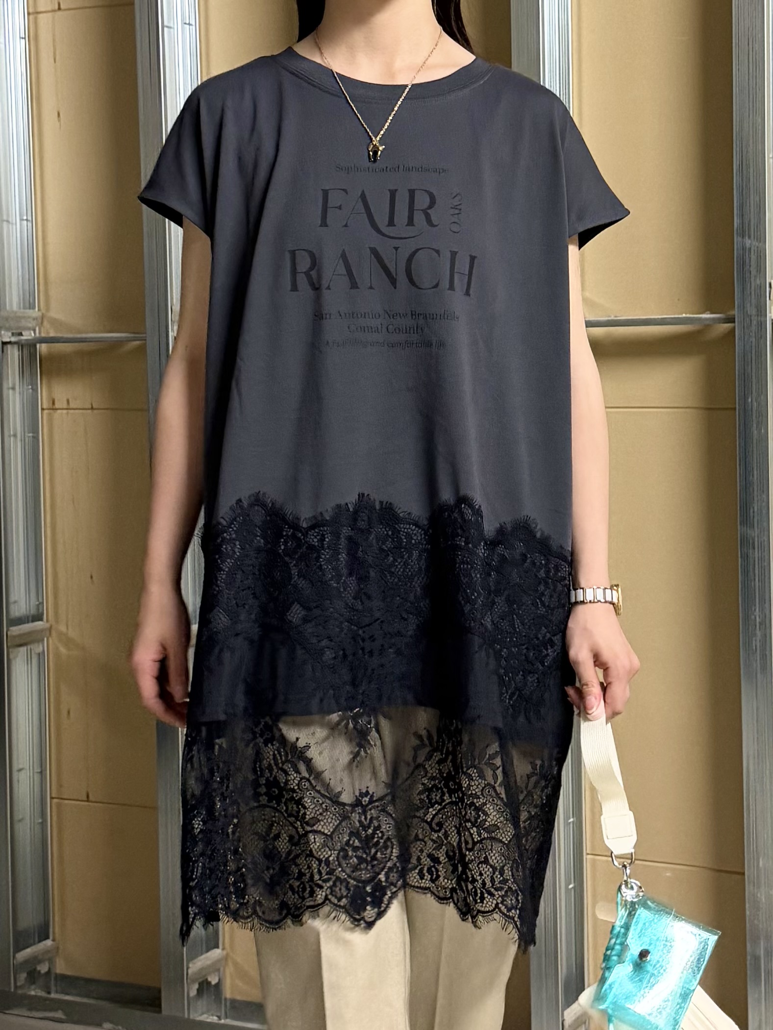 sahoさんの「THE SHOP TK｜レース切替 ロングTシャツ」を使ったコーディネート