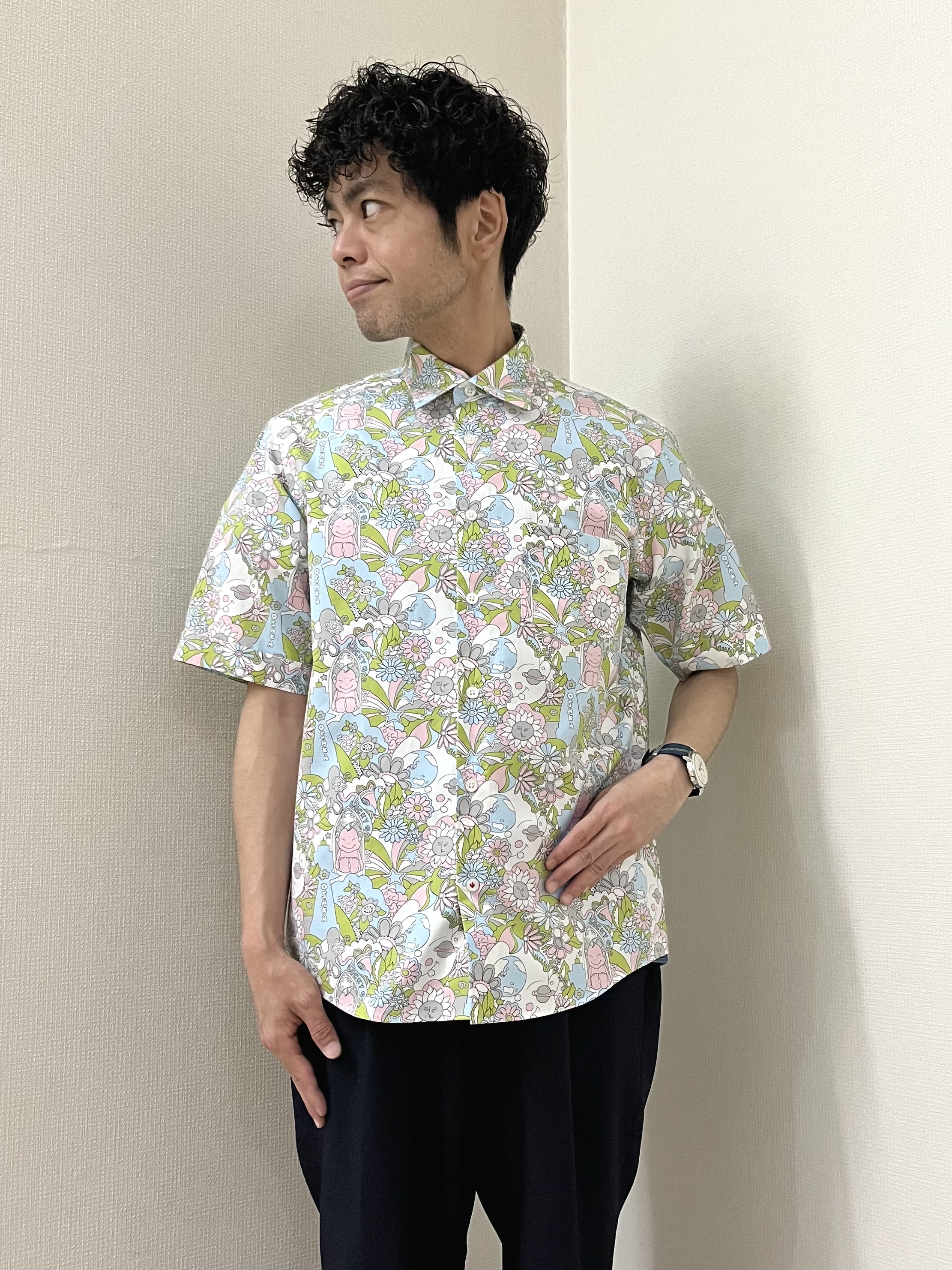 URAさんの「TAKEO KIKUCHI｜【BOWLER HAT LABEL】ビリケンさんプリント 半袖シャツ」を使ったコーディネート