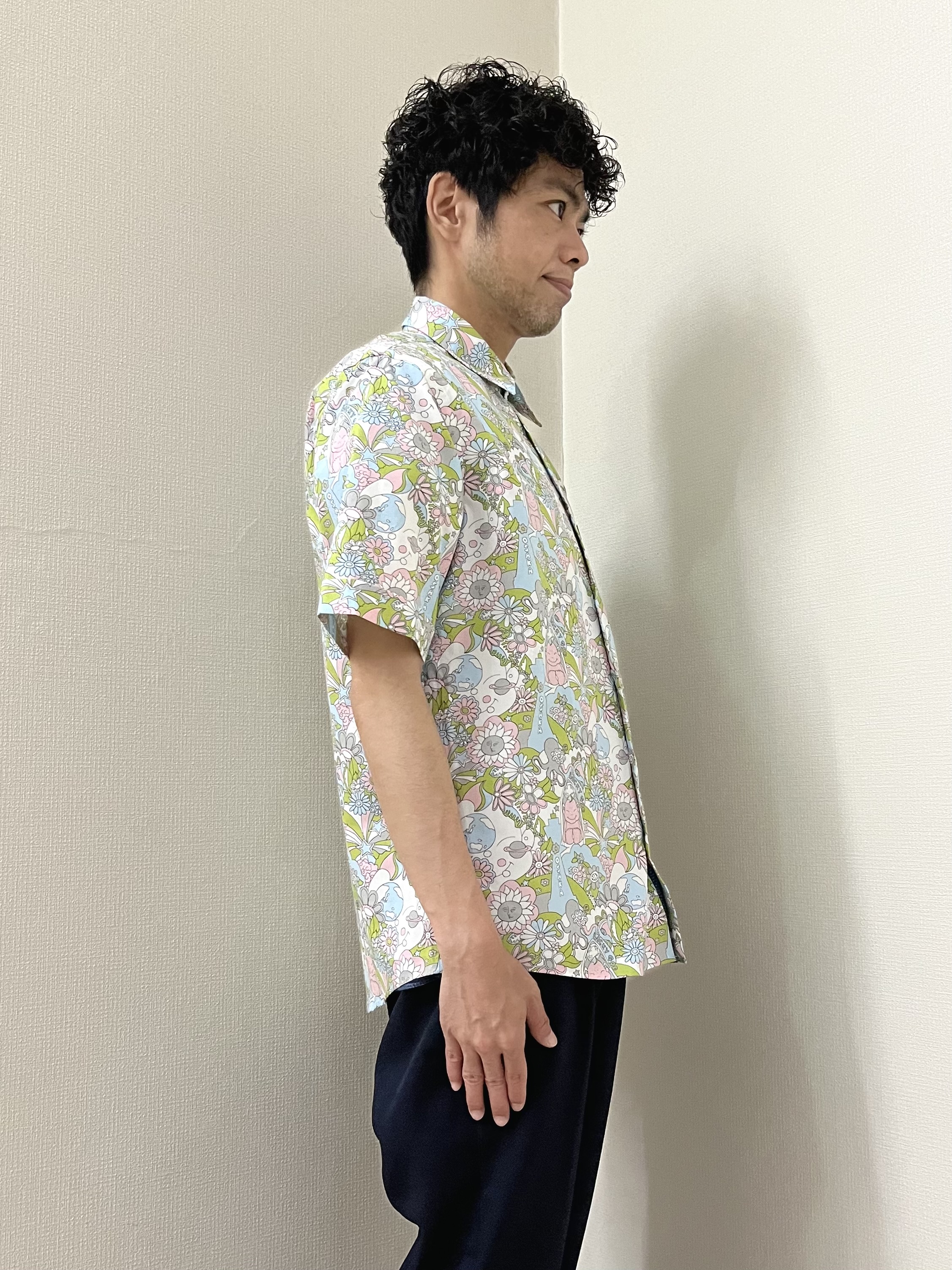 URAさんの「TAKEO KIKUCHI｜【BOWLER HAT LABEL】ビリケンさんプリント 半袖シャツ」を使ったコーディネート