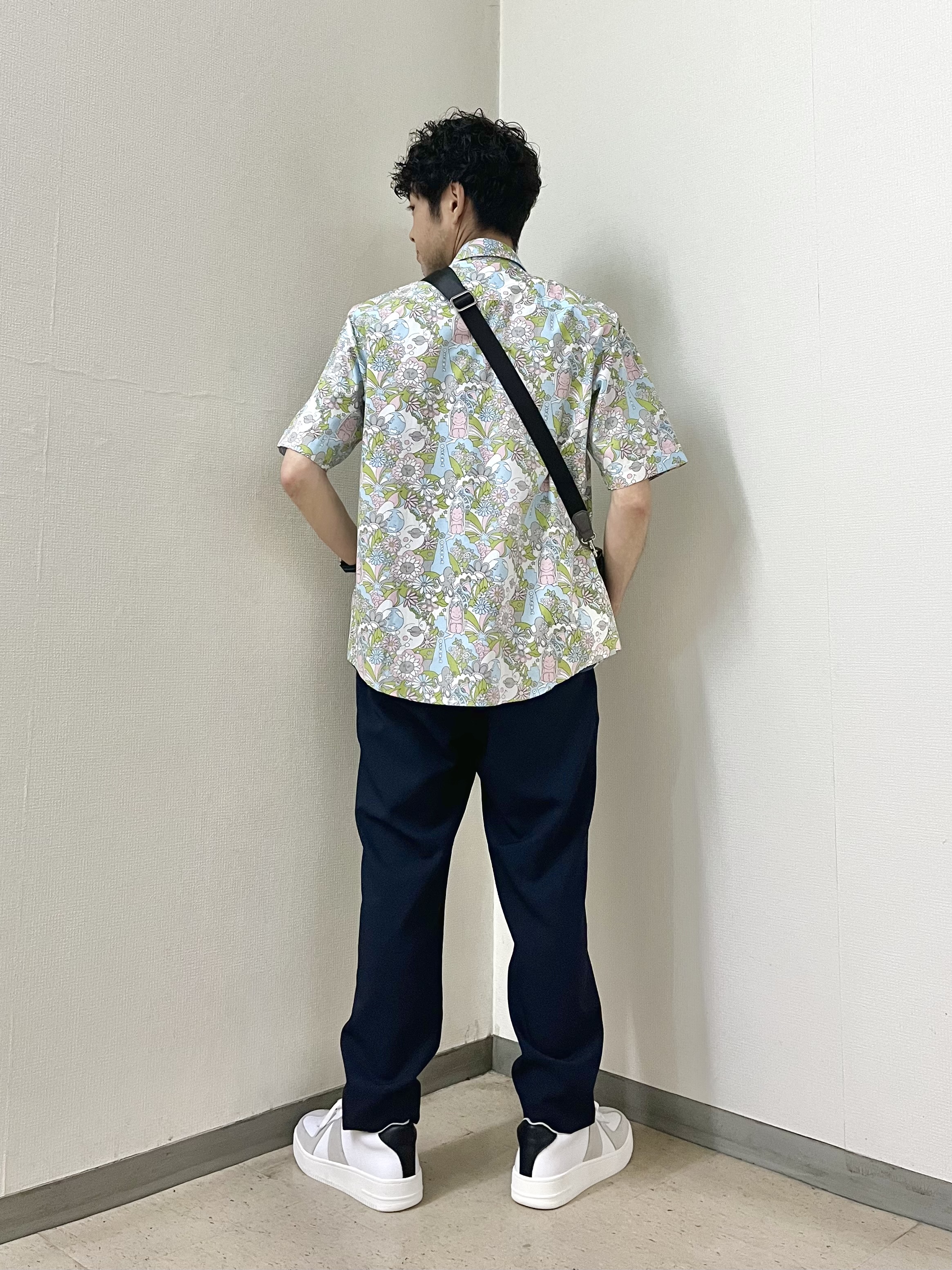 URAさんの「TAKEO KIKUCHI｜【BOWLER HAT LABEL】ビリケンさんプリント 半袖シャツ」を使ったコーディネート