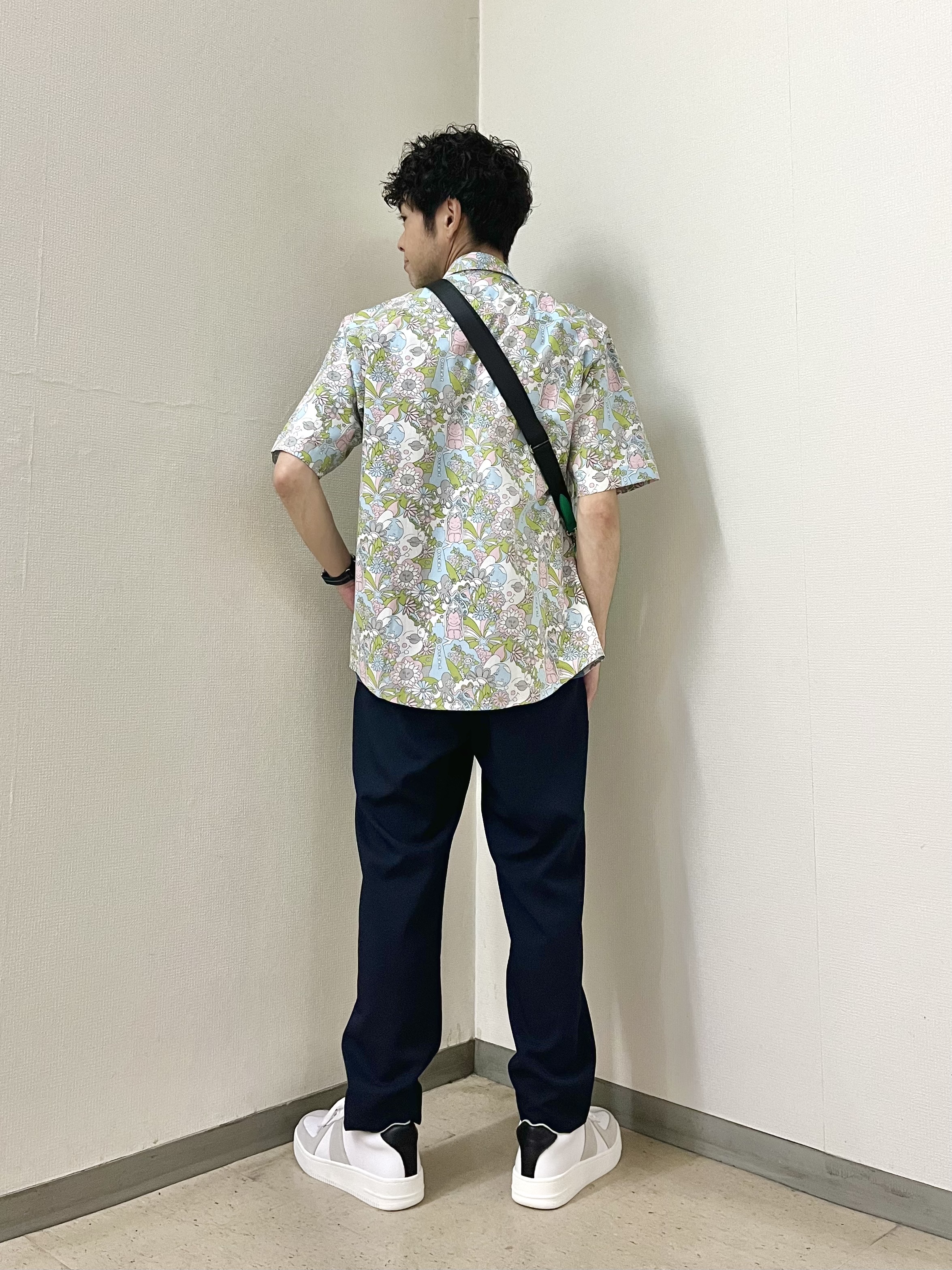 URAさんの「TAKEO KIKUCHI｜【BOWLER HAT LABEL】ビリケンさんプリント 半袖シャツ」を使ったコーディネート