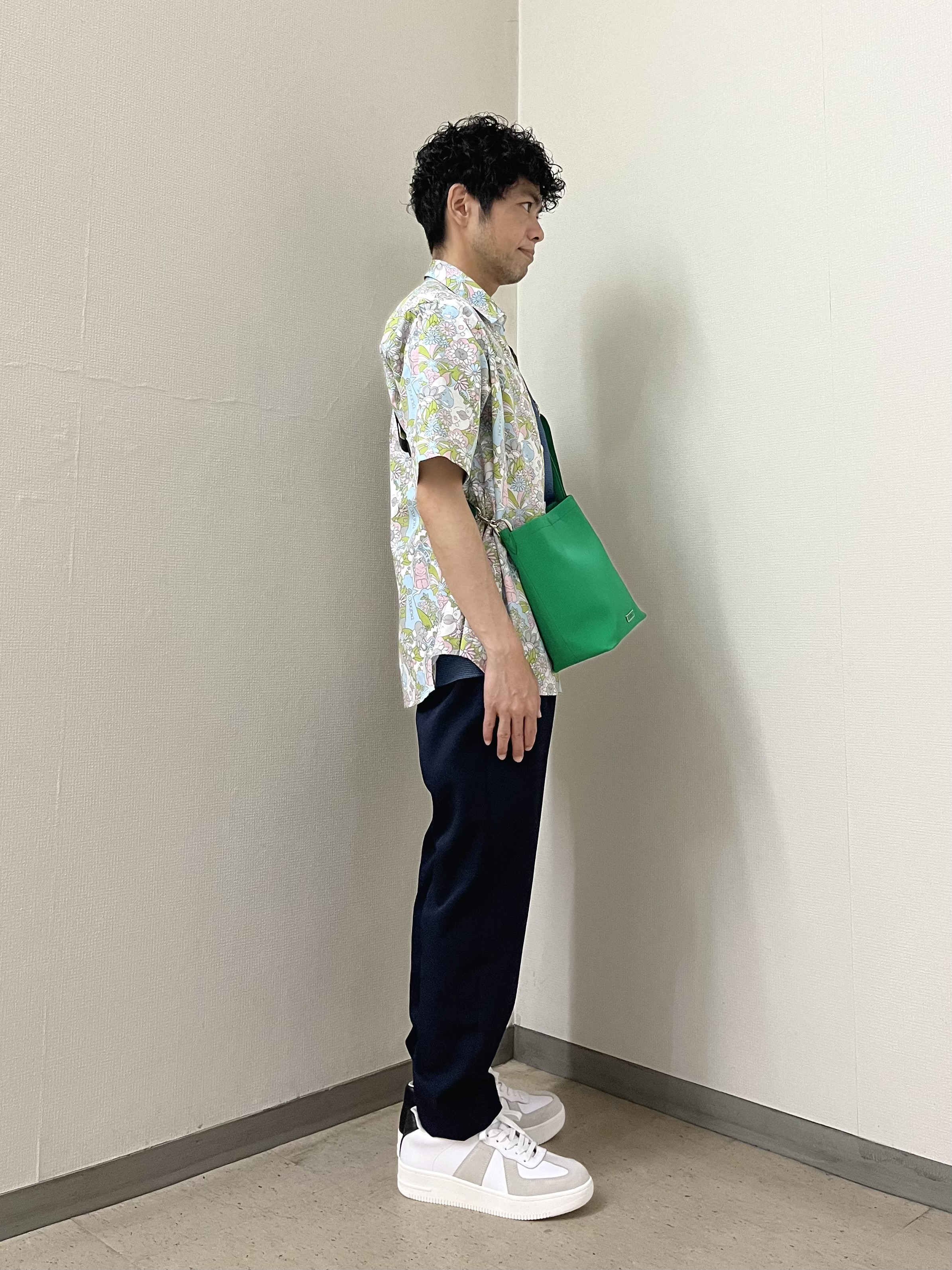 URAさんの「TAKEO KIKUCHI｜【BOWLER HAT LABEL】ビリケンさんプリント 半袖シャツ」を使ったコーディネート