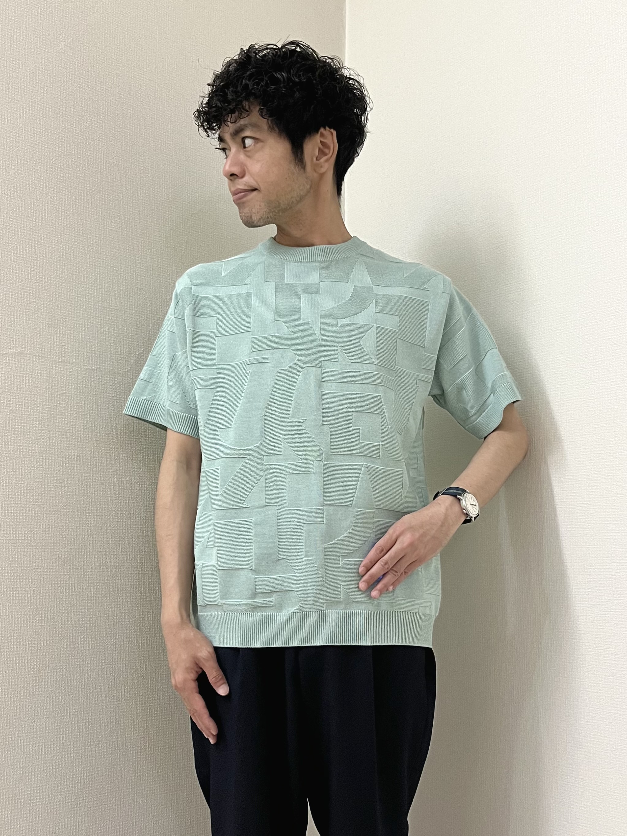 URAさんの「TAKEO KIKUCHI｜【徳島ニット】ニットＴシャツ」を使ったコーディネート