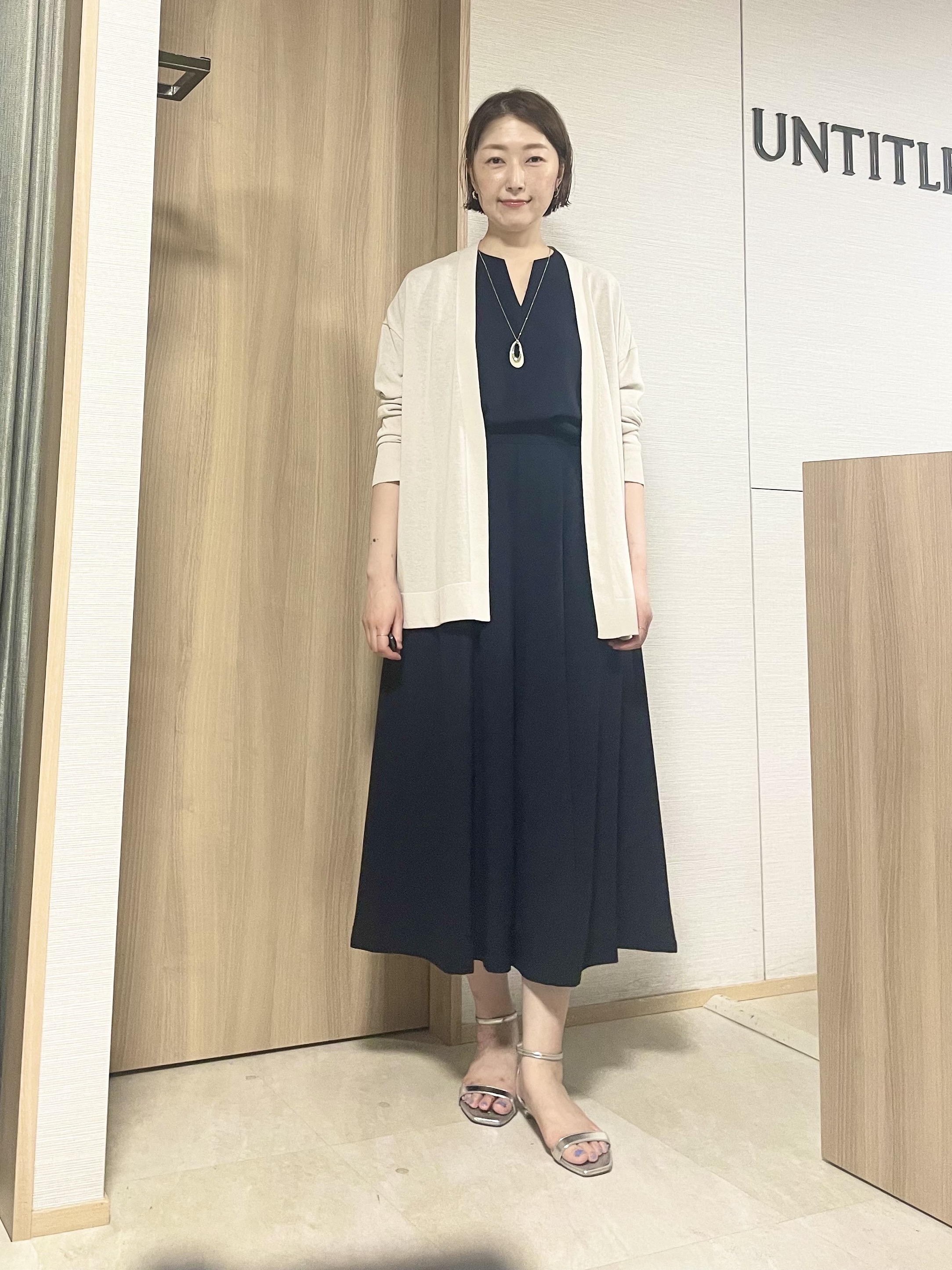 aliceさんの「UNTITLED｜【UV/接触冷感/セットアップ可】リラクシーキーVネックブラウス」を使ったコーディネート