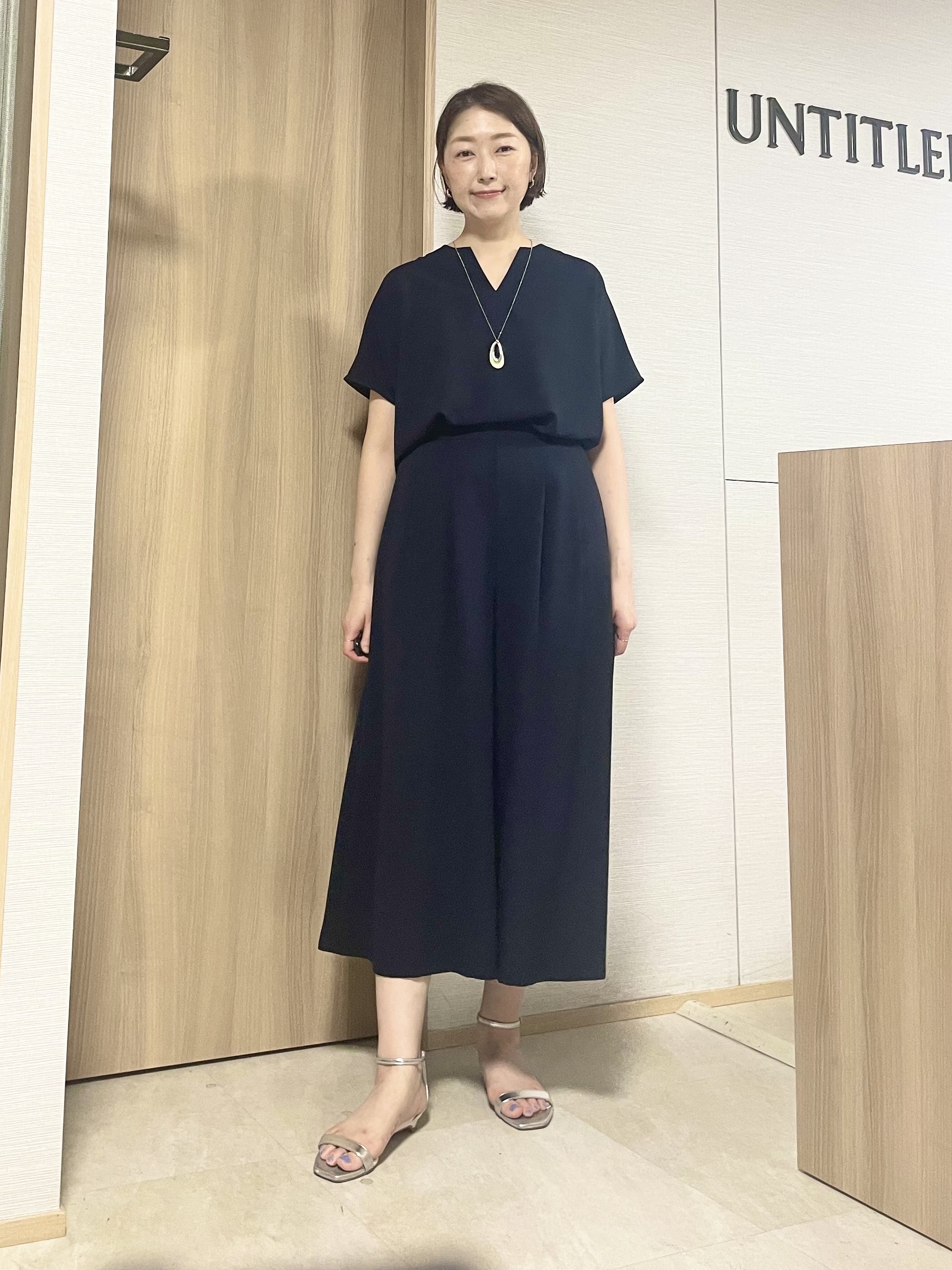 aliceさんの「UNTITLED｜【UV/接触冷感/セットアップ可】リラクシーキーVネックブラウス」を使ったコーディネート
