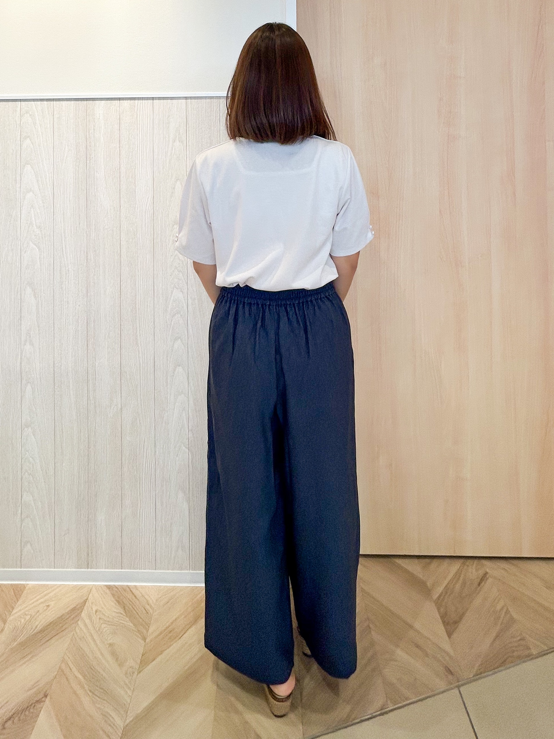 tomoさんの「SHOO･LA･RUE｜【2点セット/洗濯機可/S-LL】お袖パールがアクセント ネックレス付きトップス」を使ったコーディネート