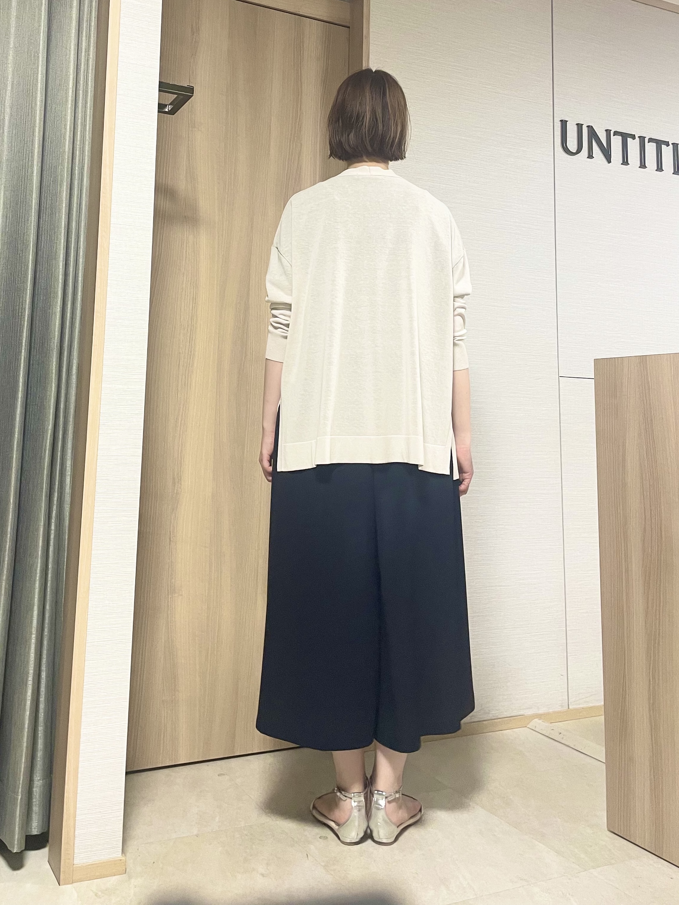 aliceさんの「UNTITLED｜【UV/接触冷感/セットアップ可】リラクシーキーVネックブラウス」を使ったコーディネート